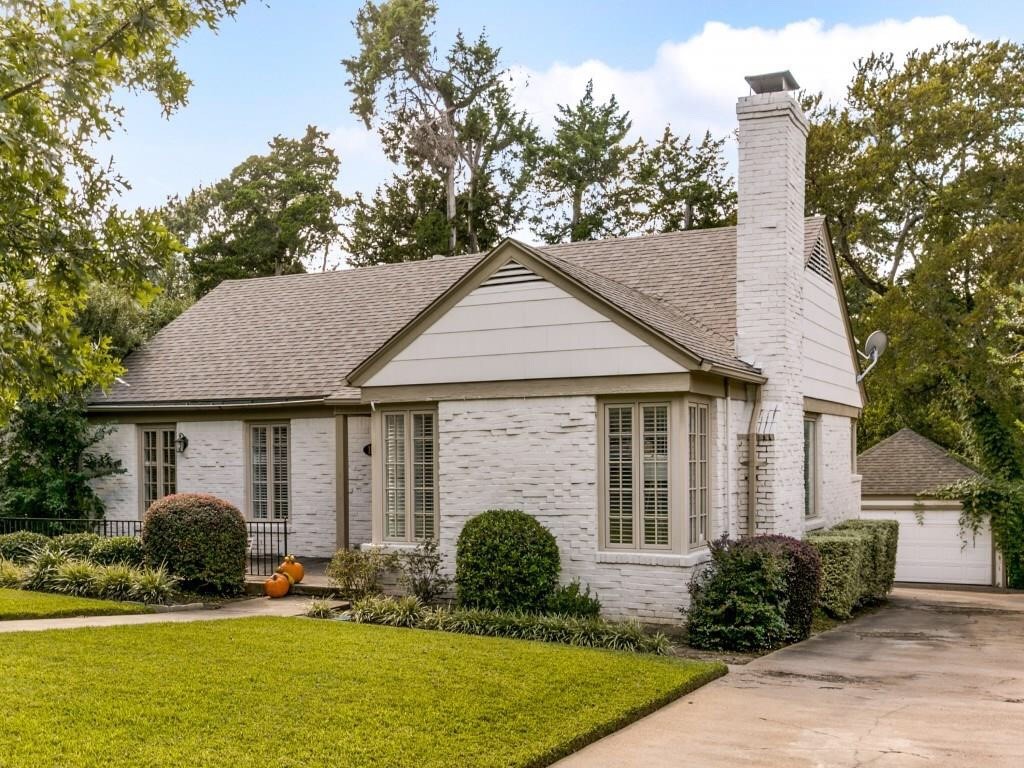 1523 Oak Knoll Street Dallas TX 75208