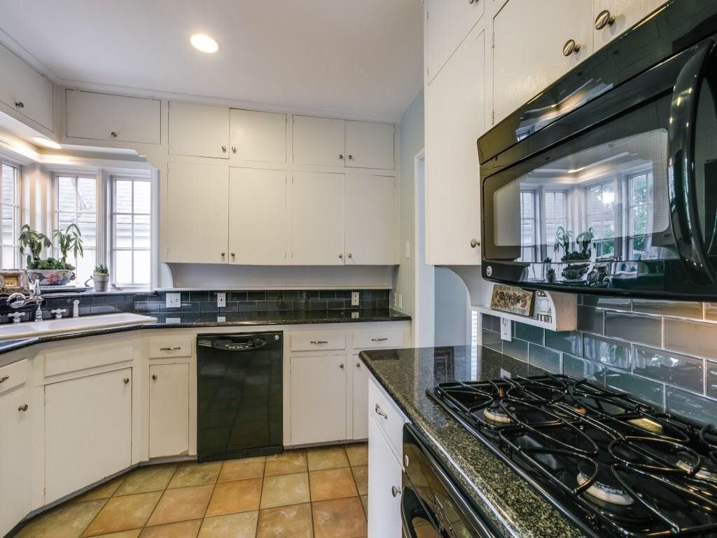 1523 Oak Knoll Street Dallas TX 75208
