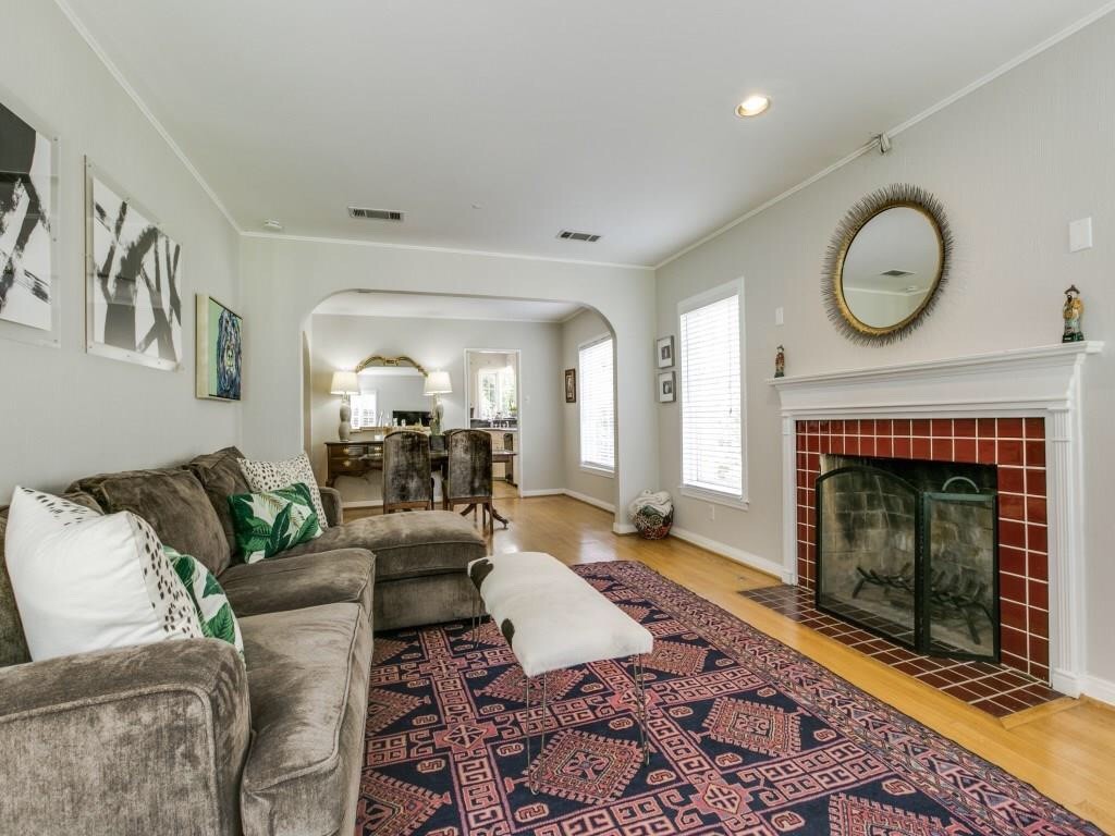 1523 Oak Knoll Street Dallas TX 75208