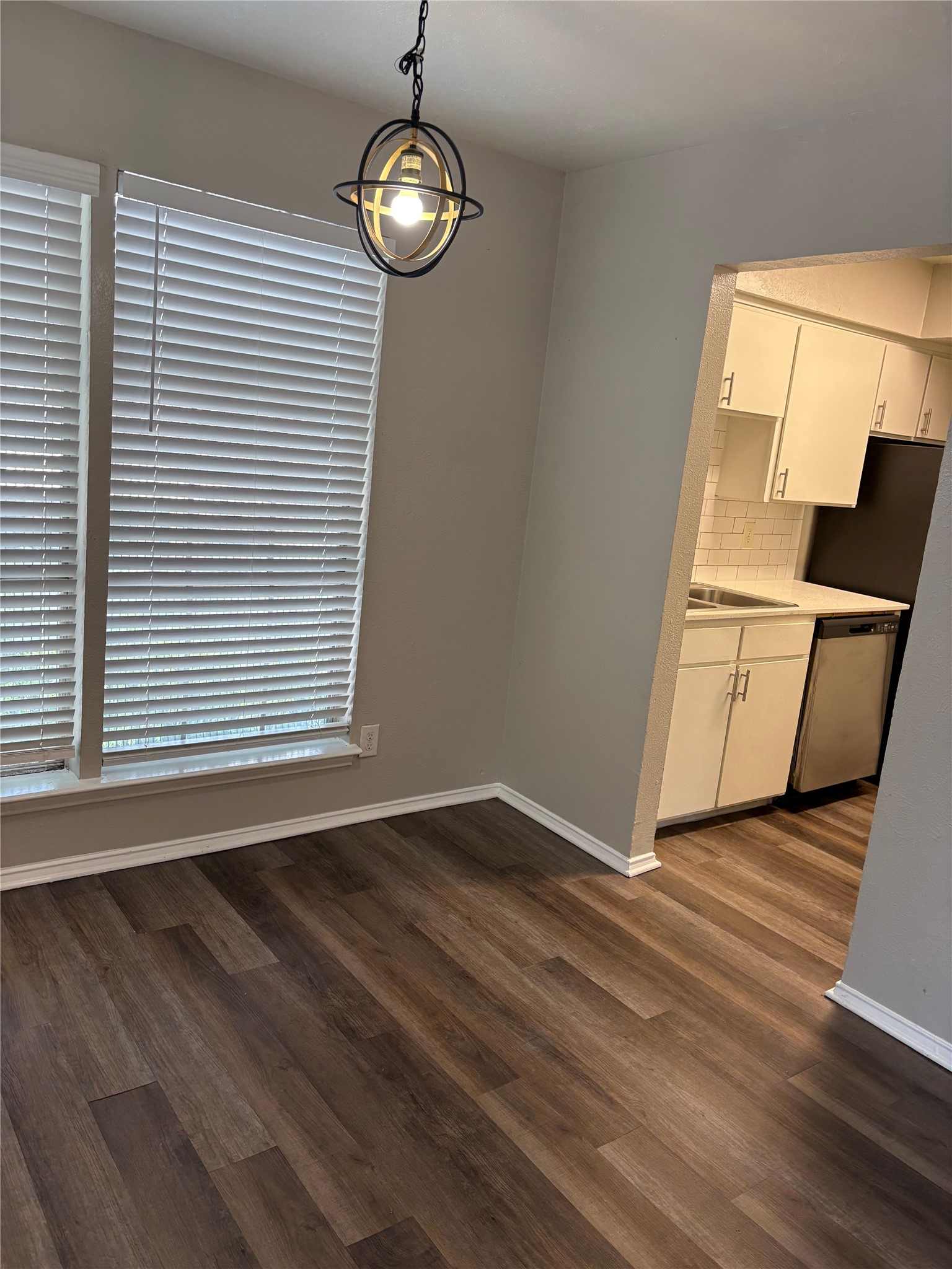 2211 S Vernon Avenue Dallas TX 75224