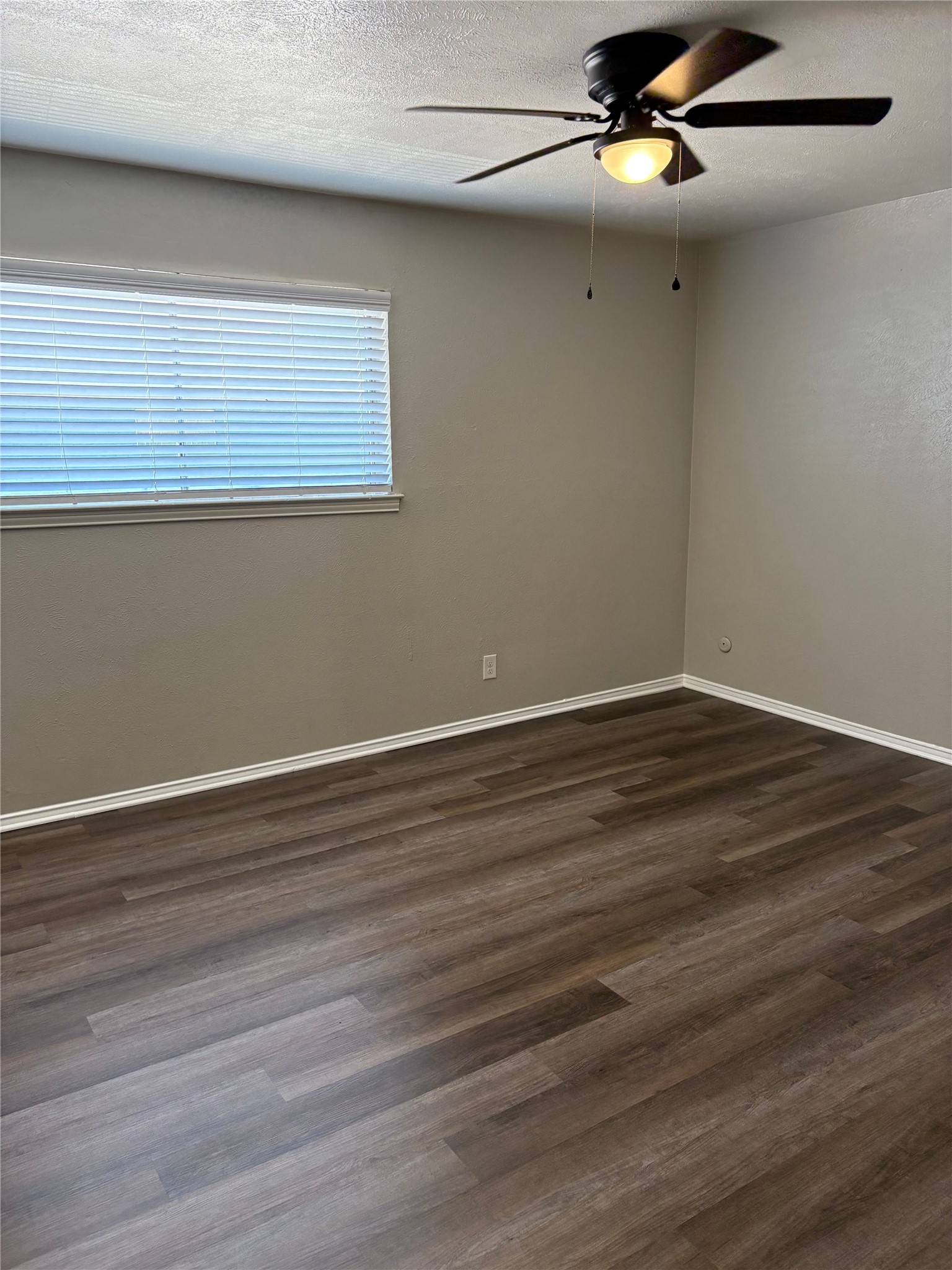 2211 S Vernon Avenue Dallas TX 75224