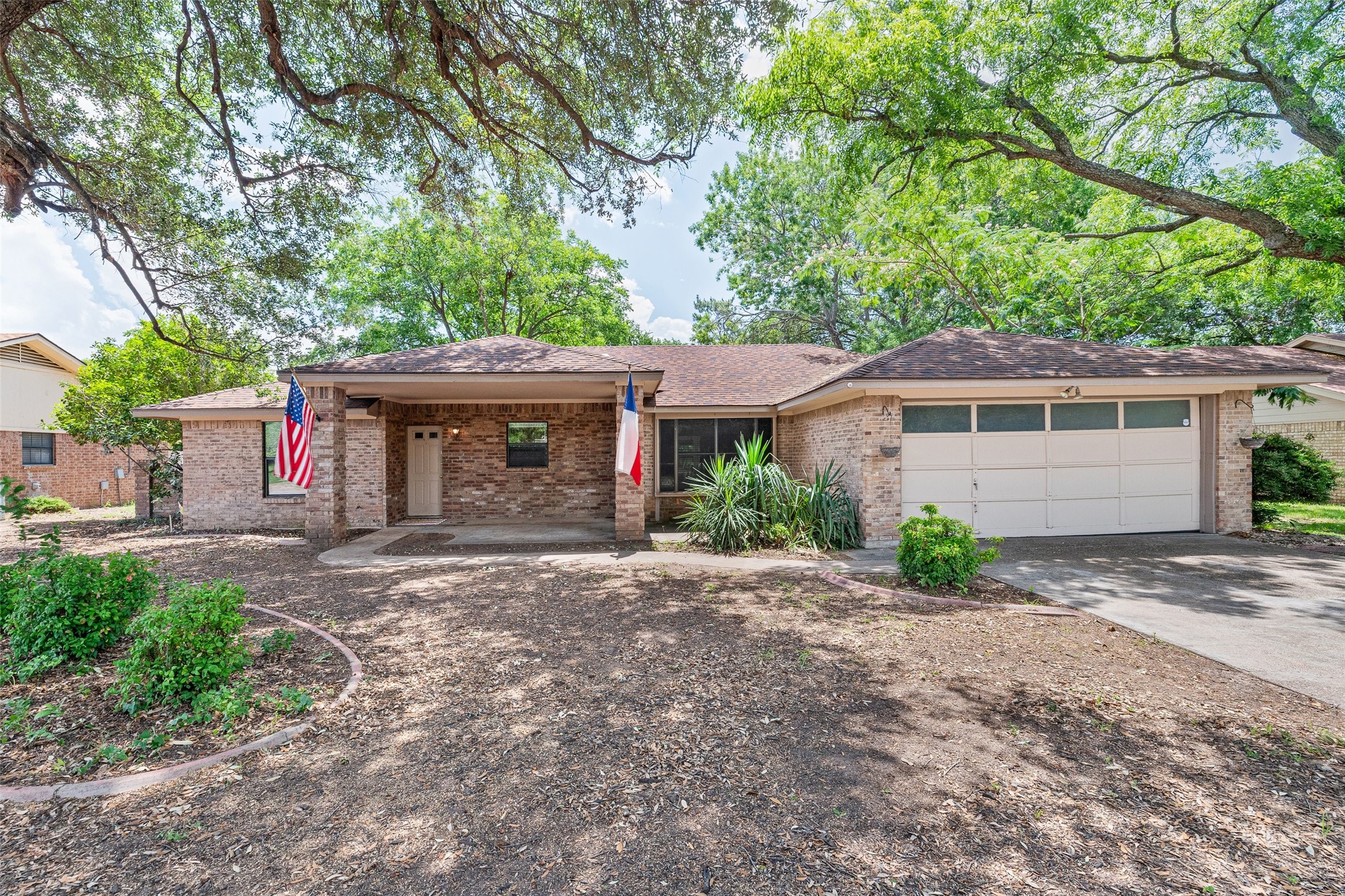 1017 Meadowlark Lane Granbury TX 76048