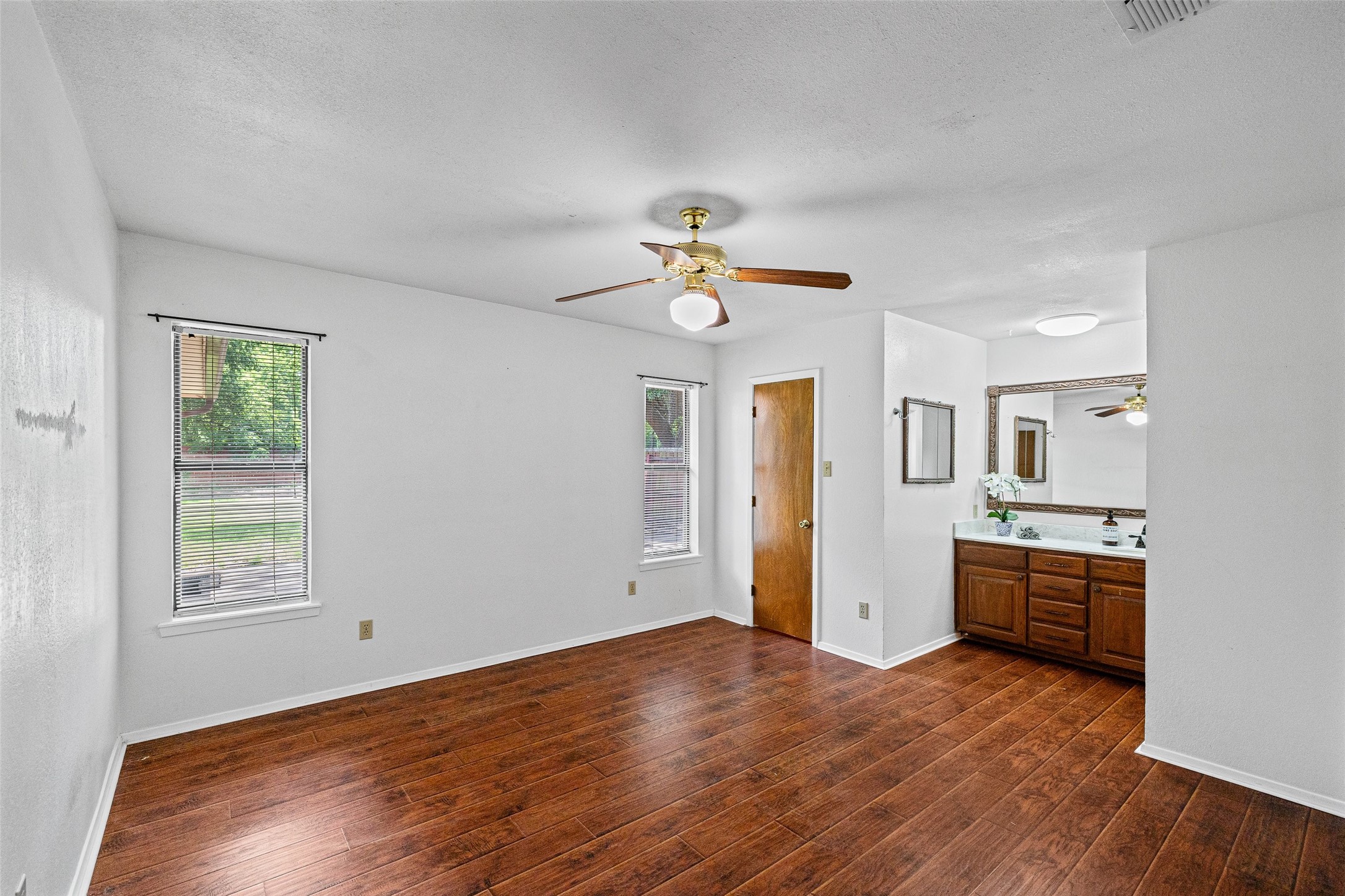 1017 Meadowlark Lane Granbury TX 76048