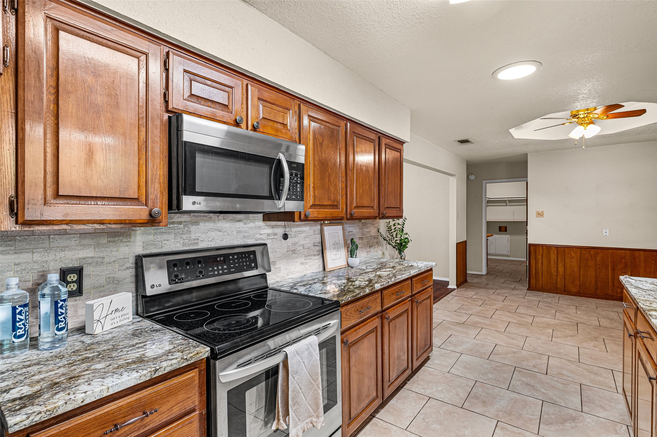 1017 Meadowlark Lane Granbury TX 76048