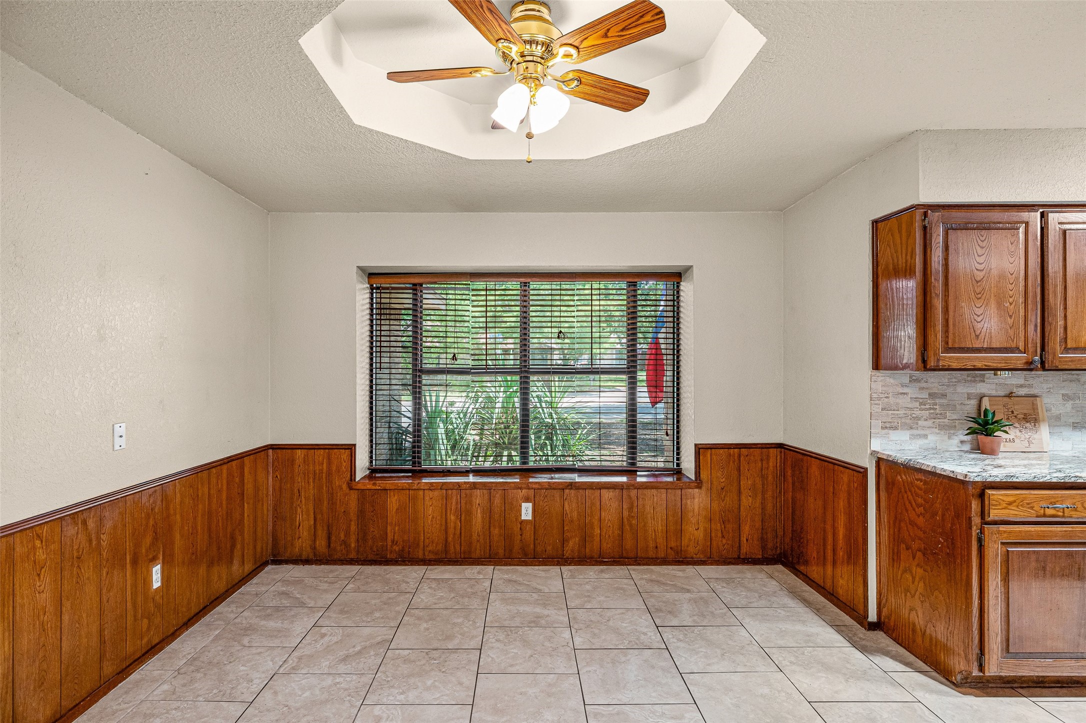 1017 Meadowlark Lane Granbury TX 76048