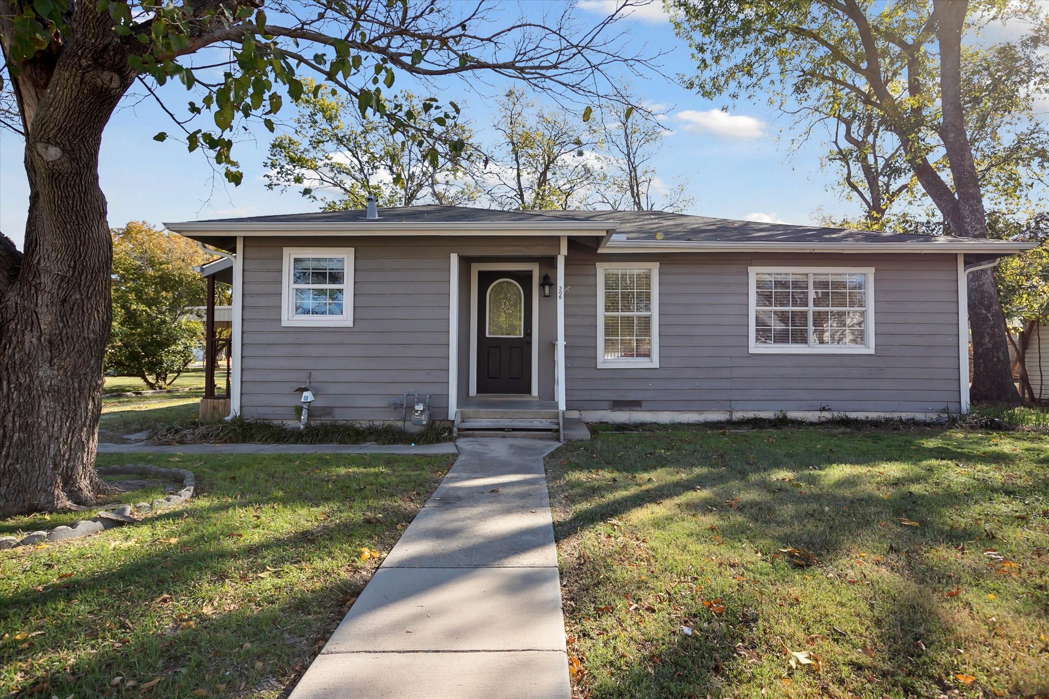 306 N Walnut Street Roanoke TX 76262