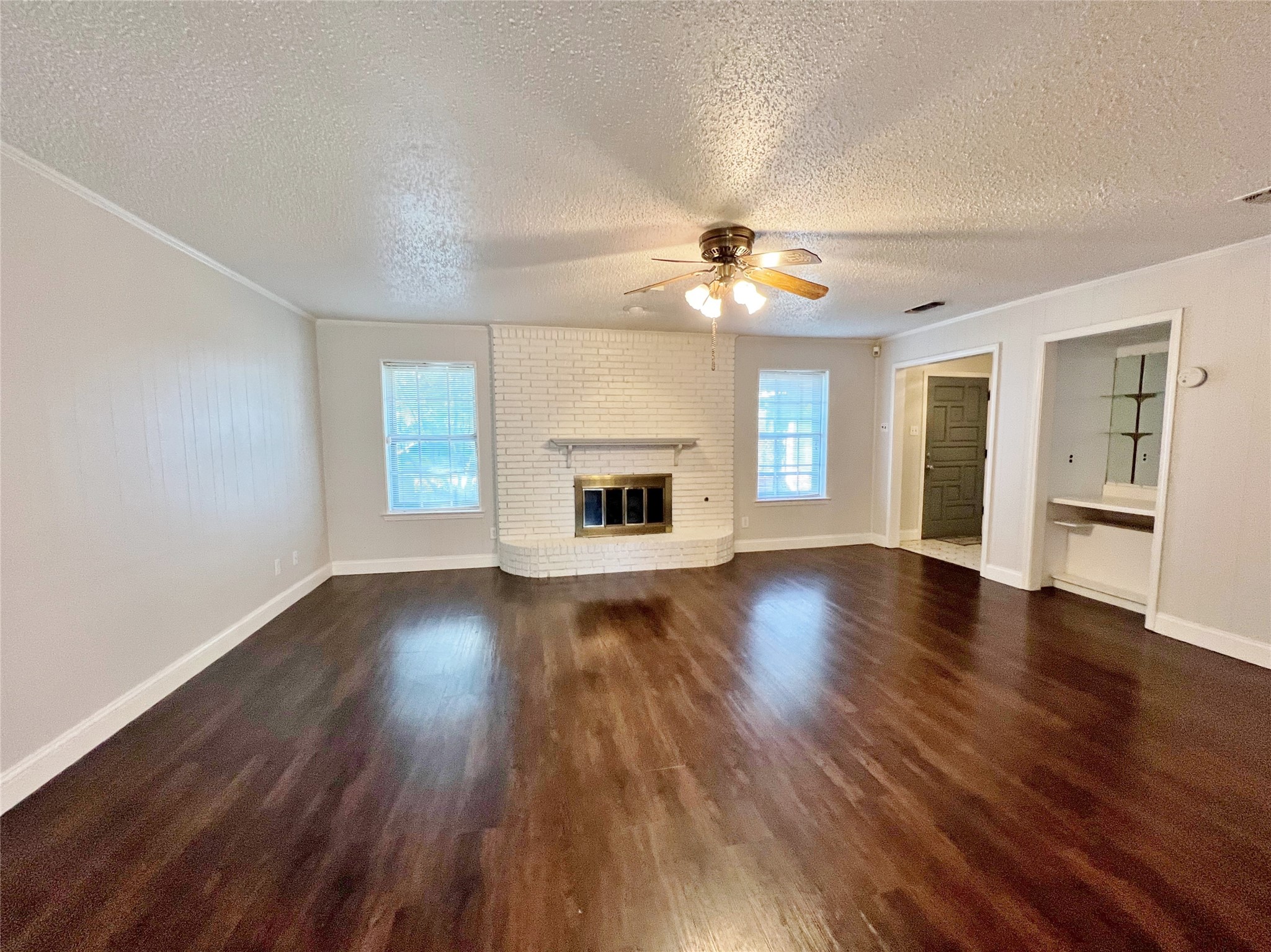 1915 Wendy Street Irving TX 75060