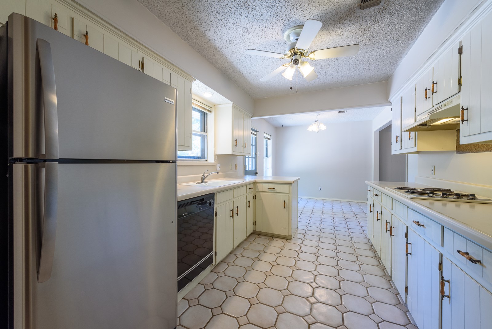 1915 Wendy Street Irving TX 75060