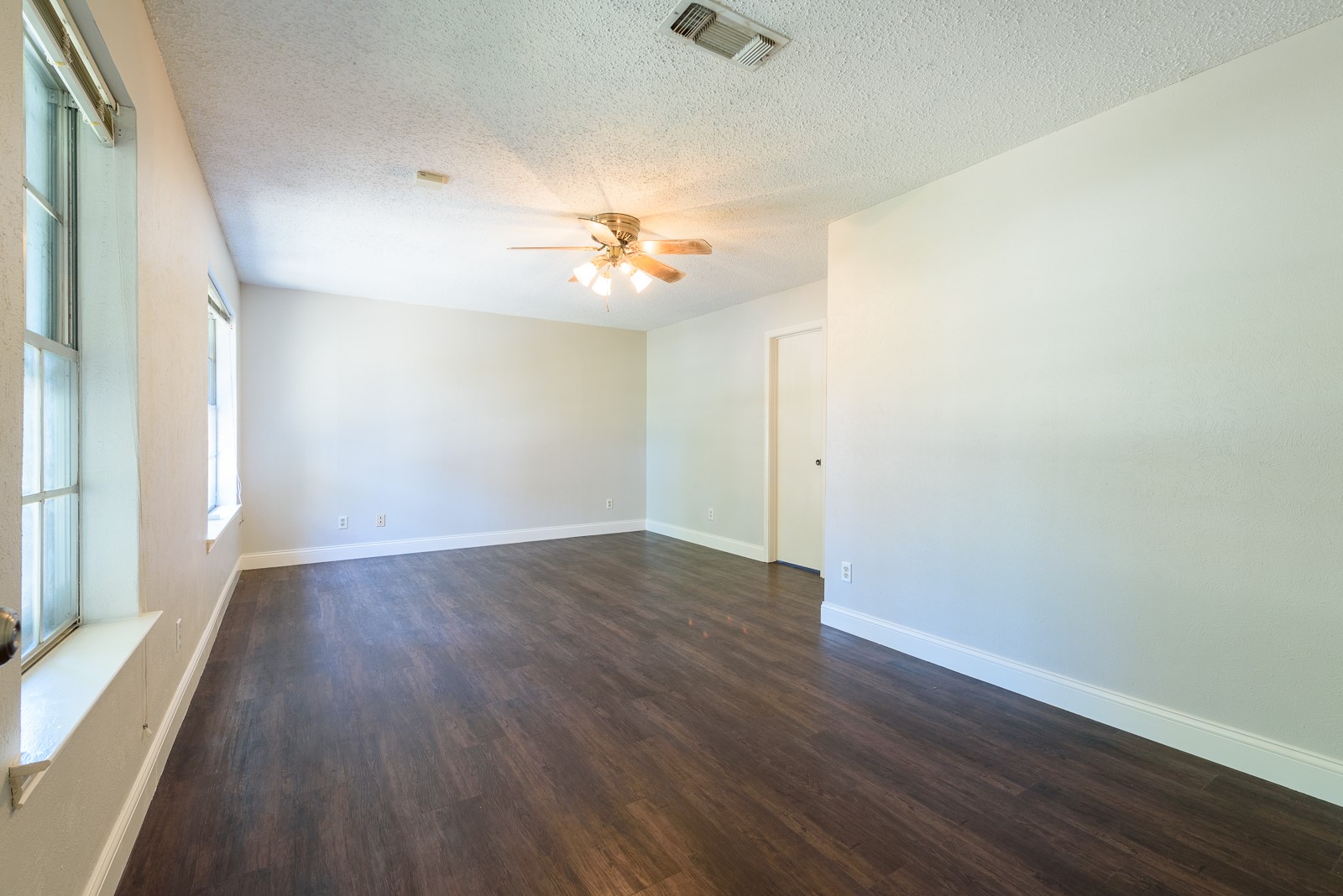 1915 Wendy Street Irving TX 75060
