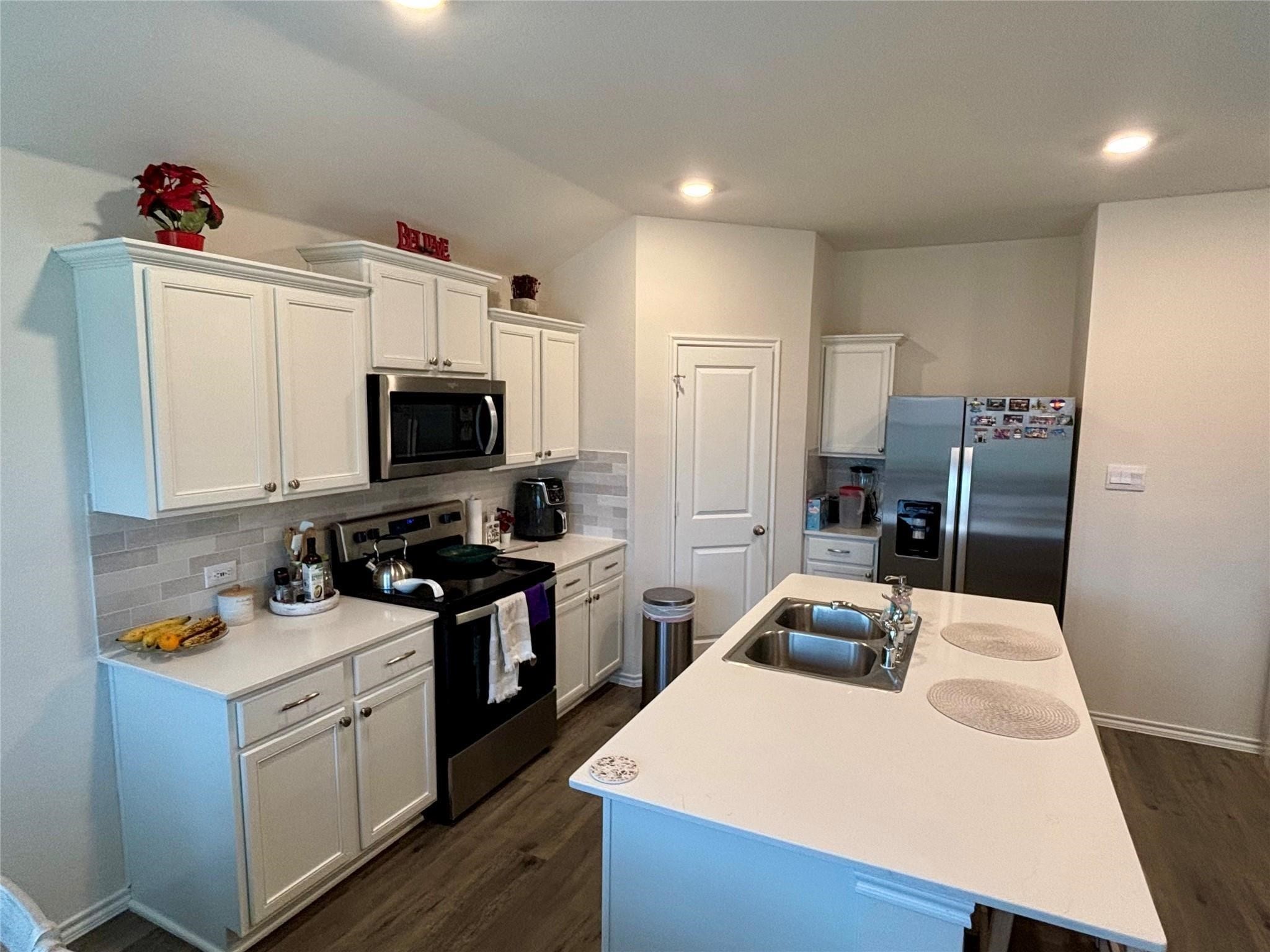 6413 Shoreline Lane Princeton TX 75407