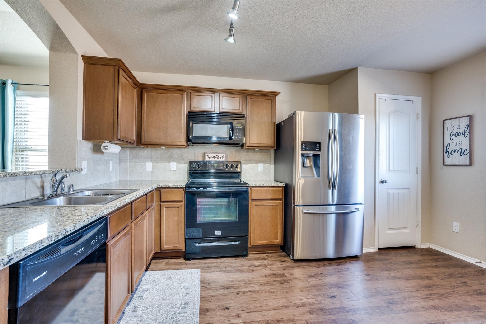 1606 Meadow Creek Drive Princeton TX 75407
