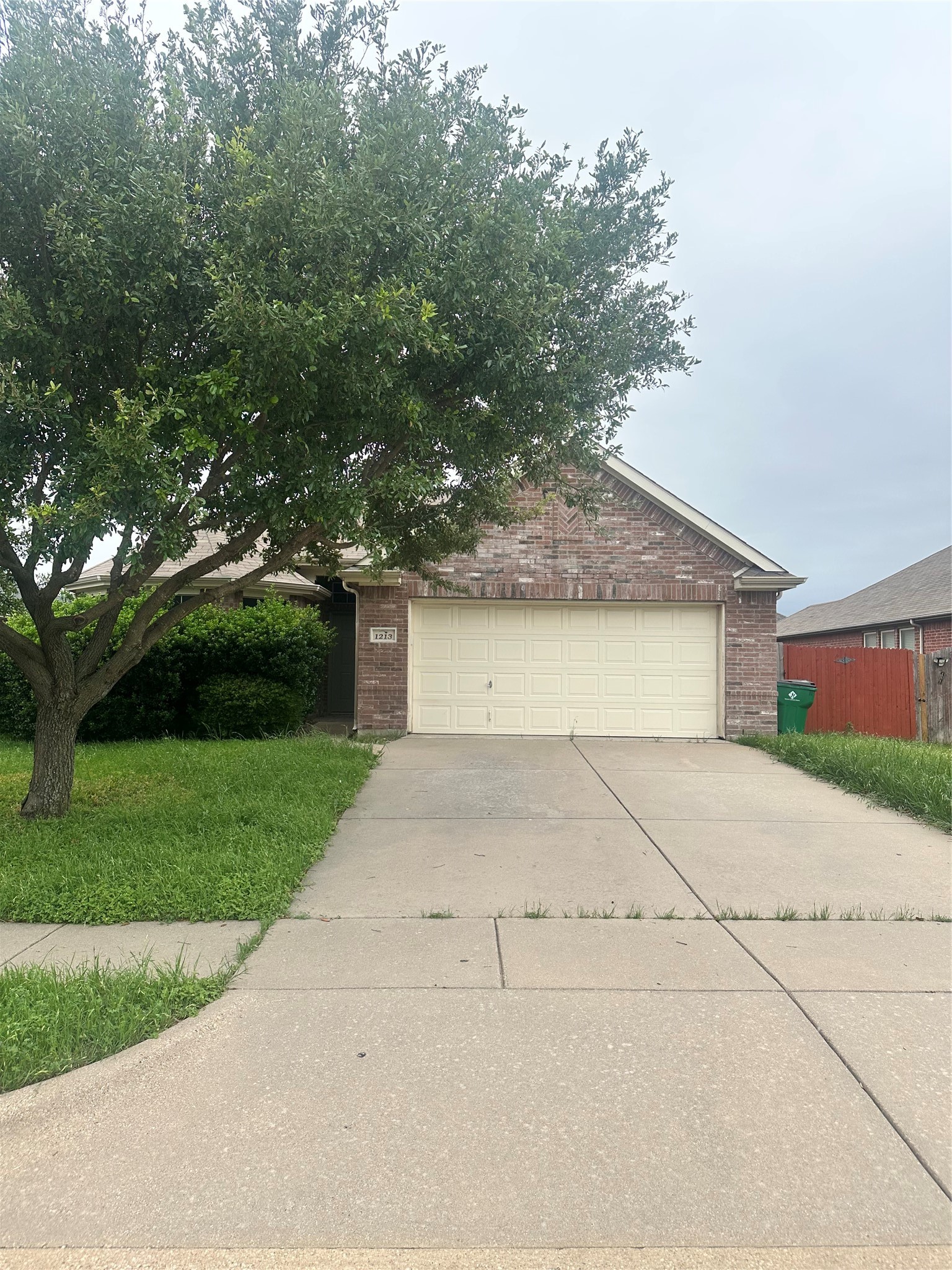 1213 Gardenia Circle Crowley TX 76036
