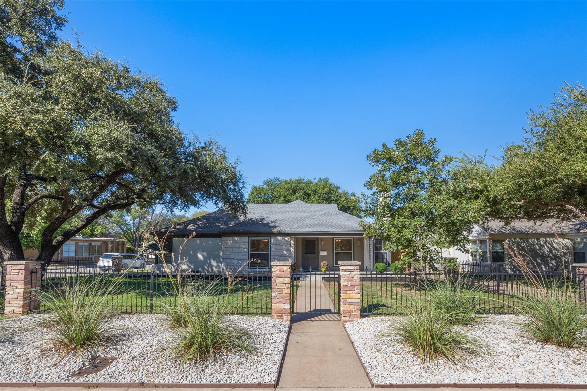 3616 Harwen Terrace Fort Worth TX 76109