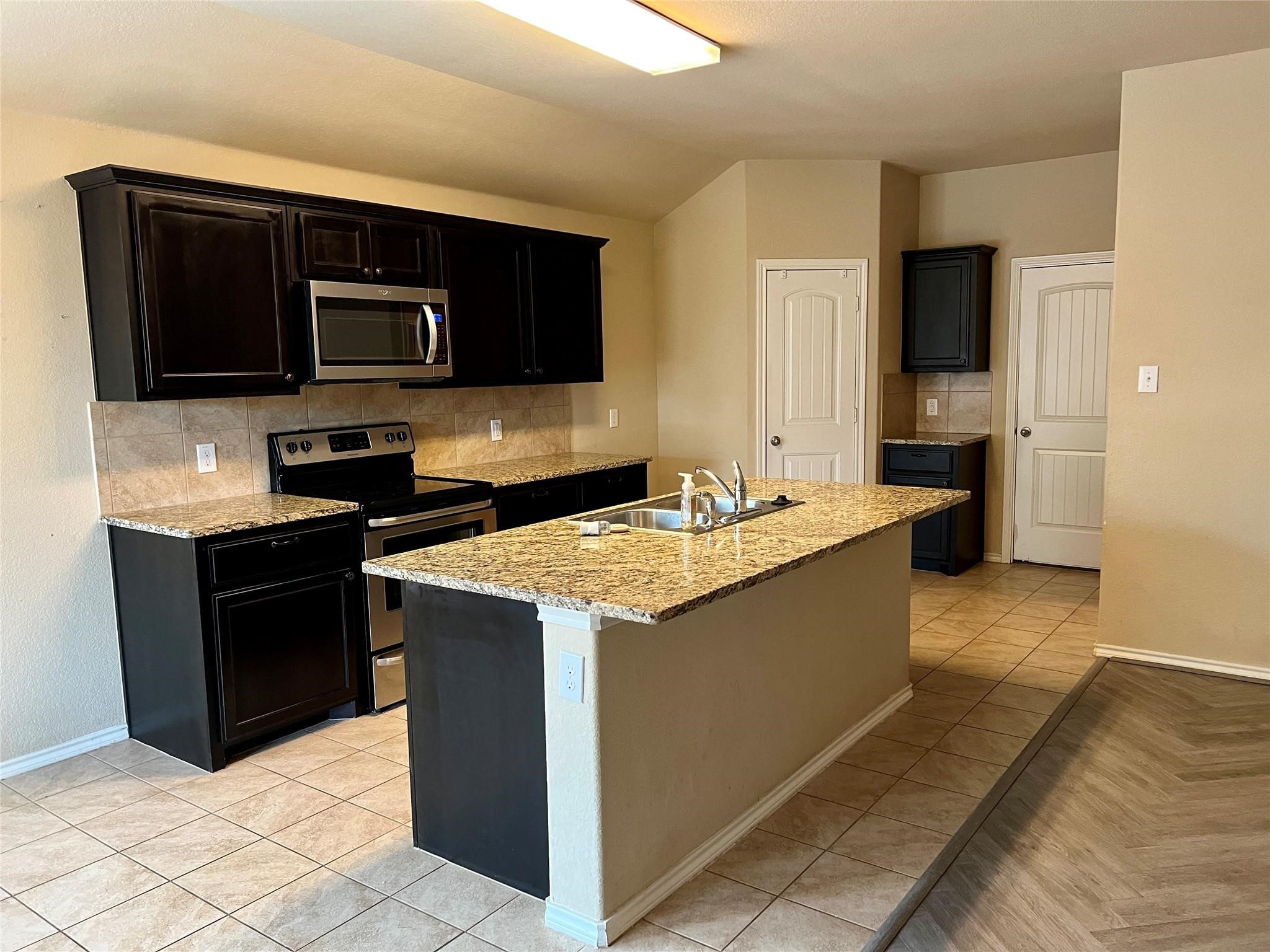 657 Cameron Way Azle TX 76020