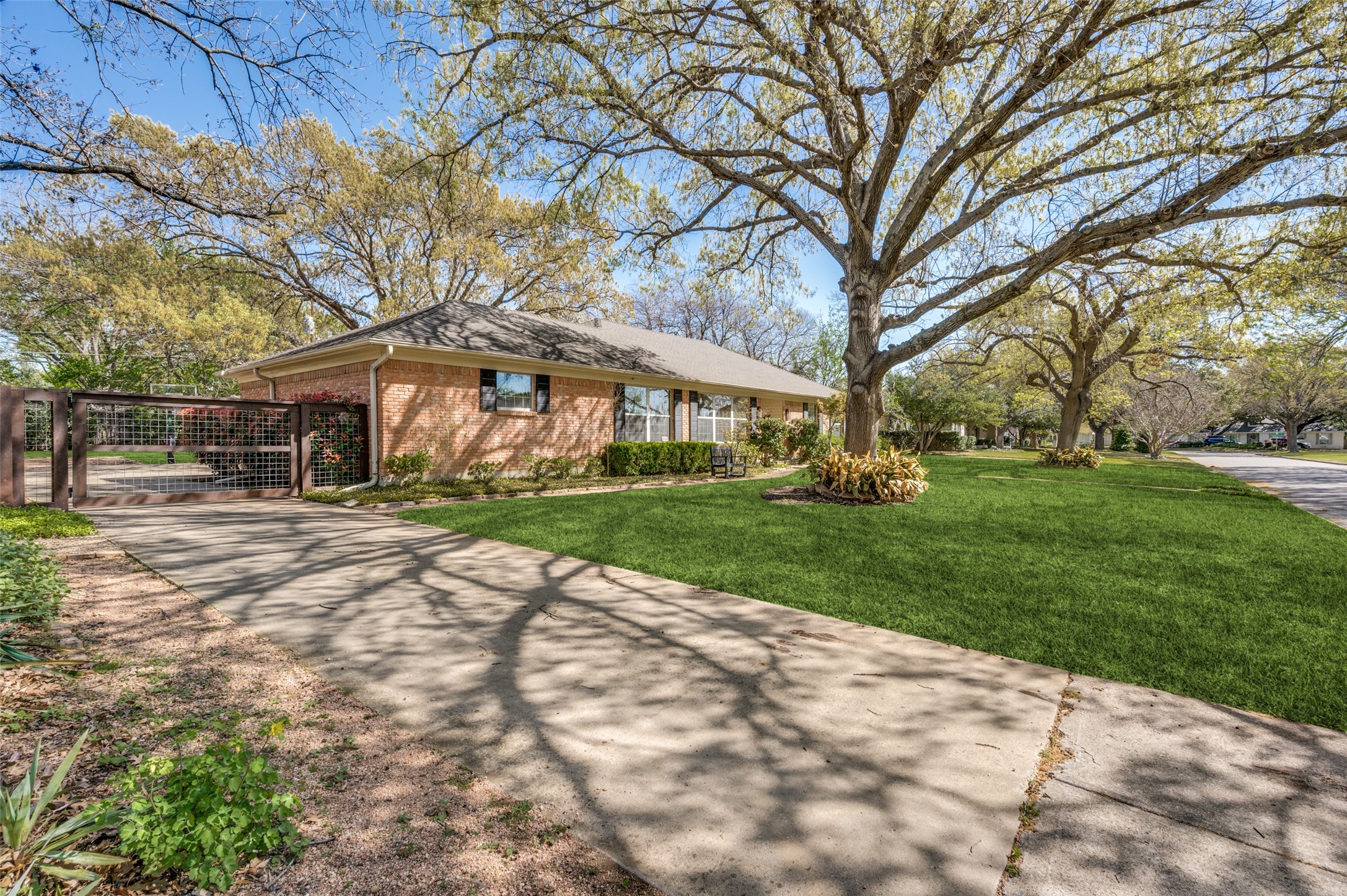 4321 Northview Lane Dallas TX 75229