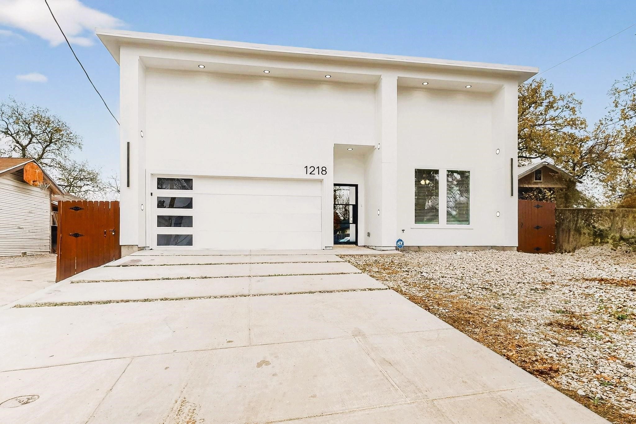 1218 Grant Street Dallas TX 75203