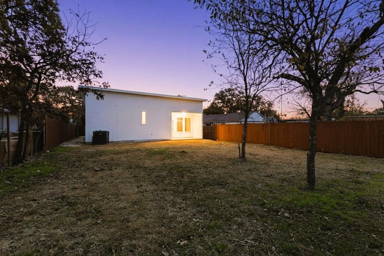 1218 Grant Street Dallas TX 75203