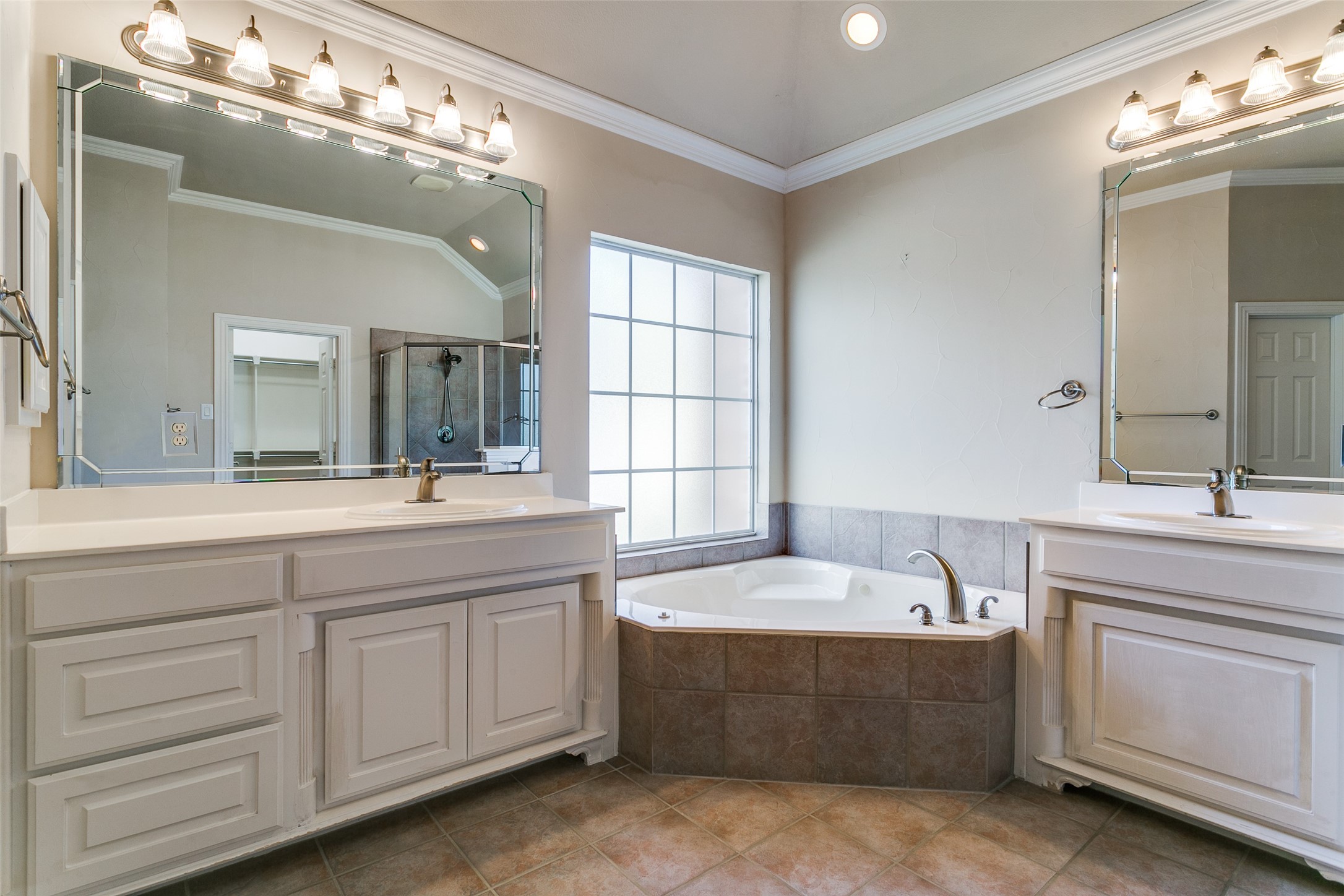 4472 Saint Andrews Boulevard Irving TX 75038