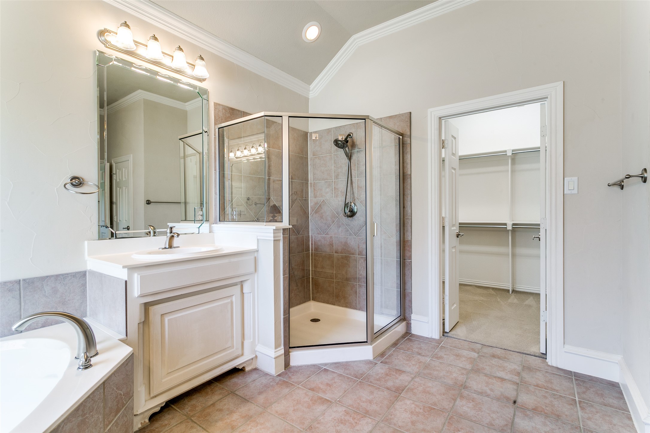 4472 Saint Andrews Boulevard Irving TX 75038