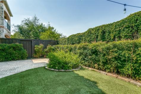 4472 Saint Andrews Boulevard Irving TX 75038