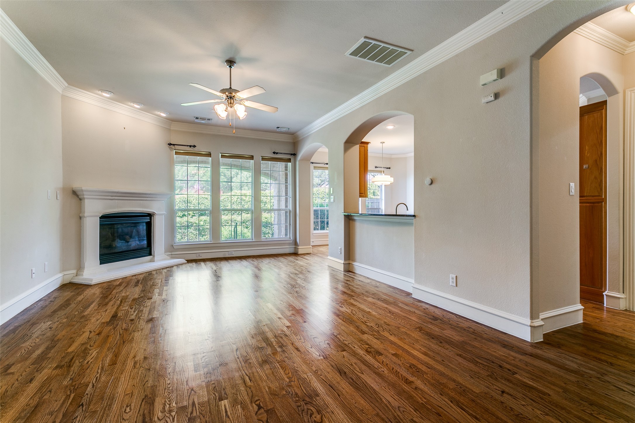 4472 Saint Andrews Boulevard Irving TX 75038