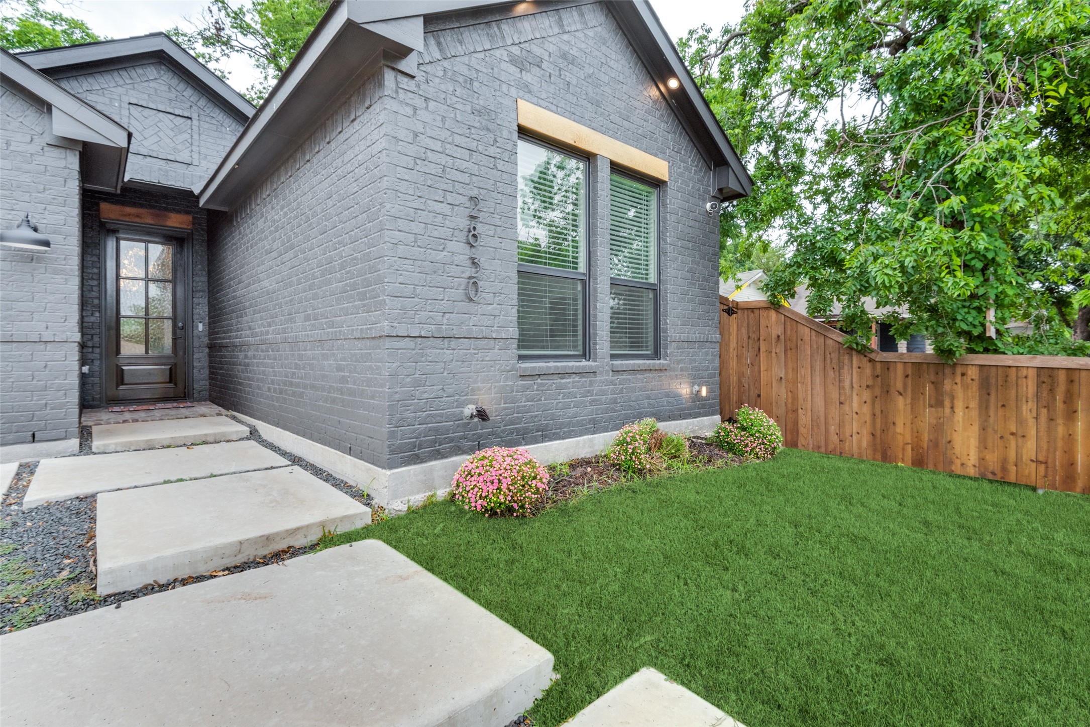 2830 S Marsalis Avenue Dallas TX 75216