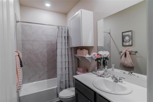 562 Jamestown Lane Fate TX 75189