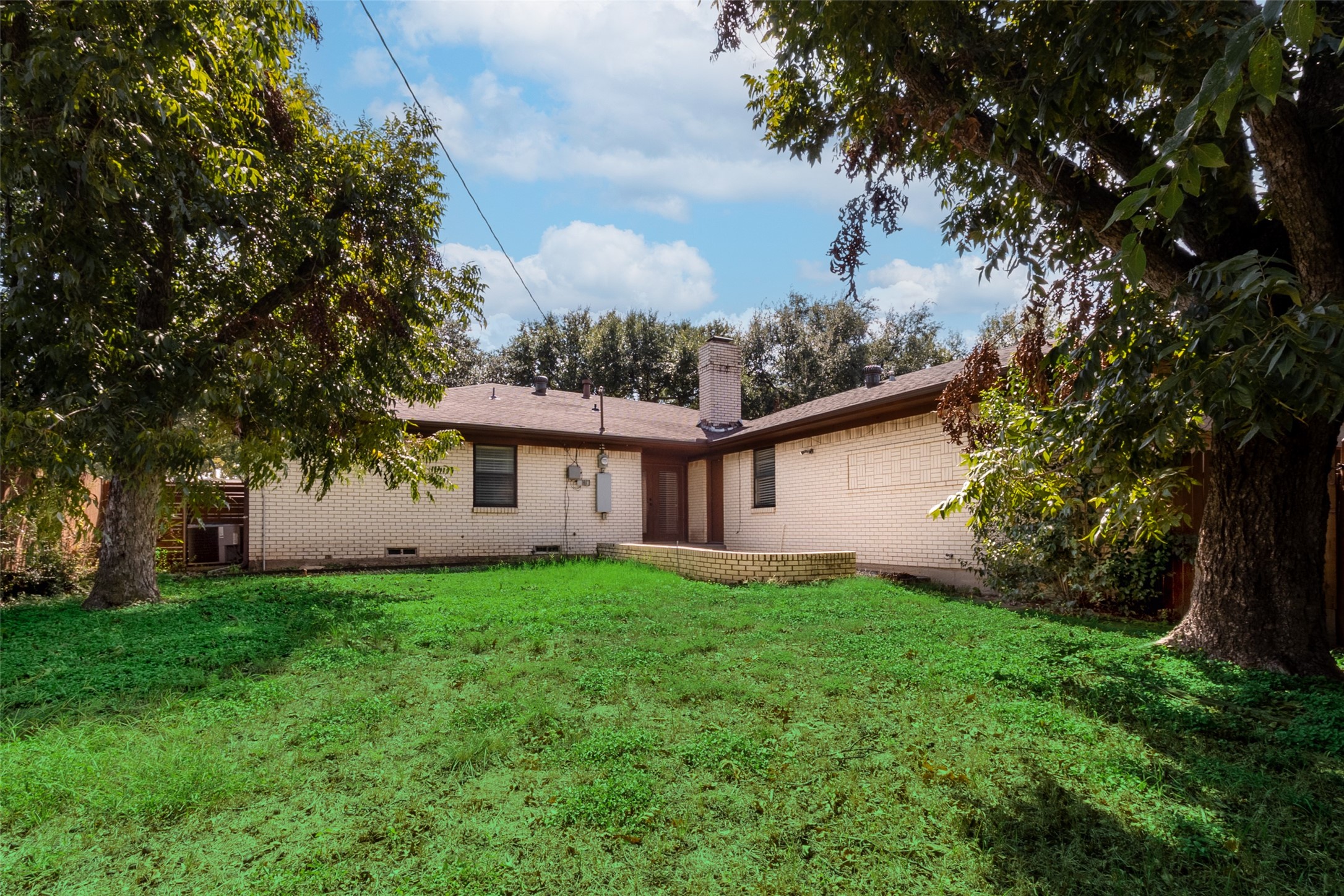 5715 Hillcroft Street Dallas TX 75227