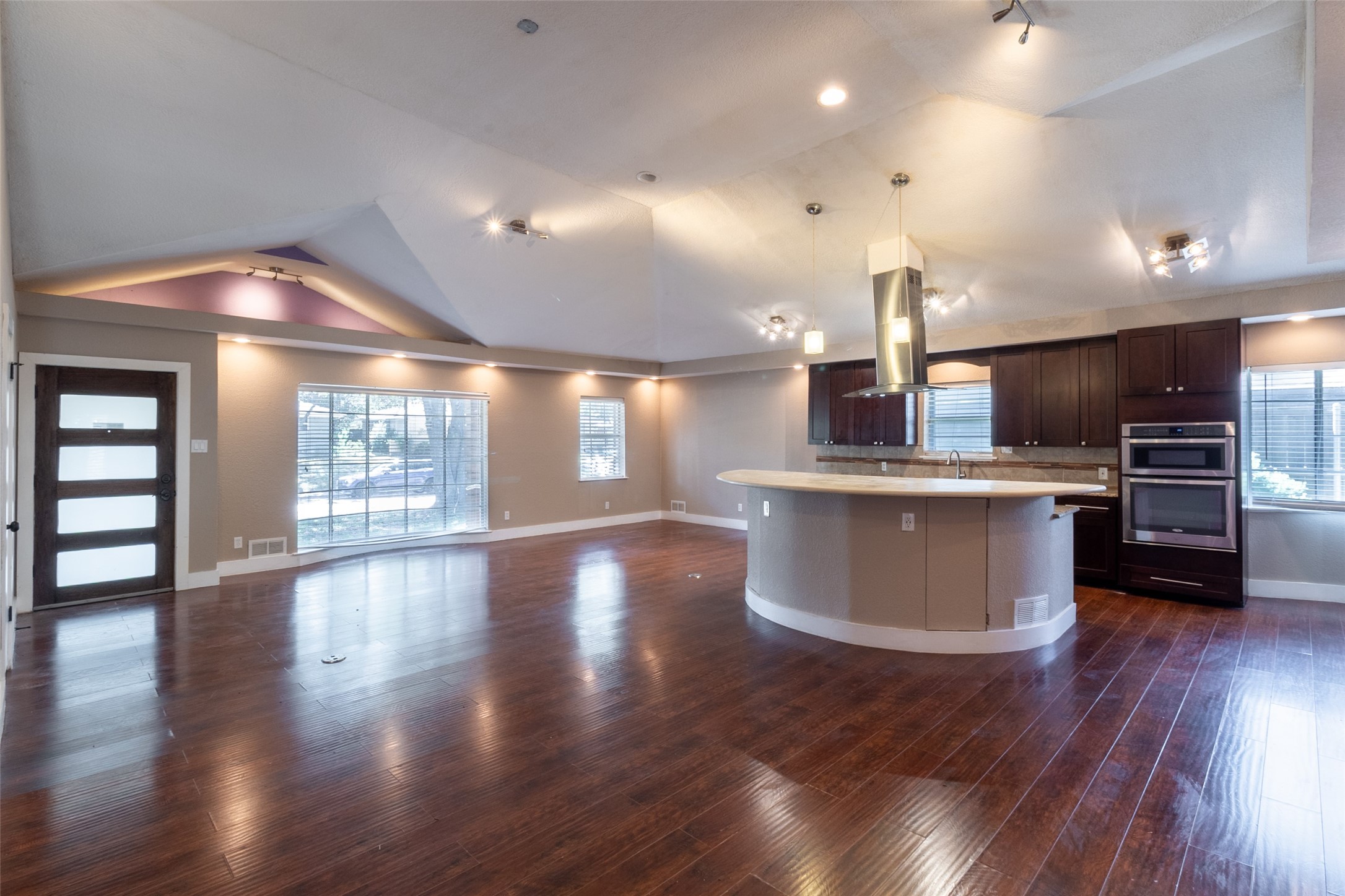 5715 Hillcroft Street Dallas TX 75227