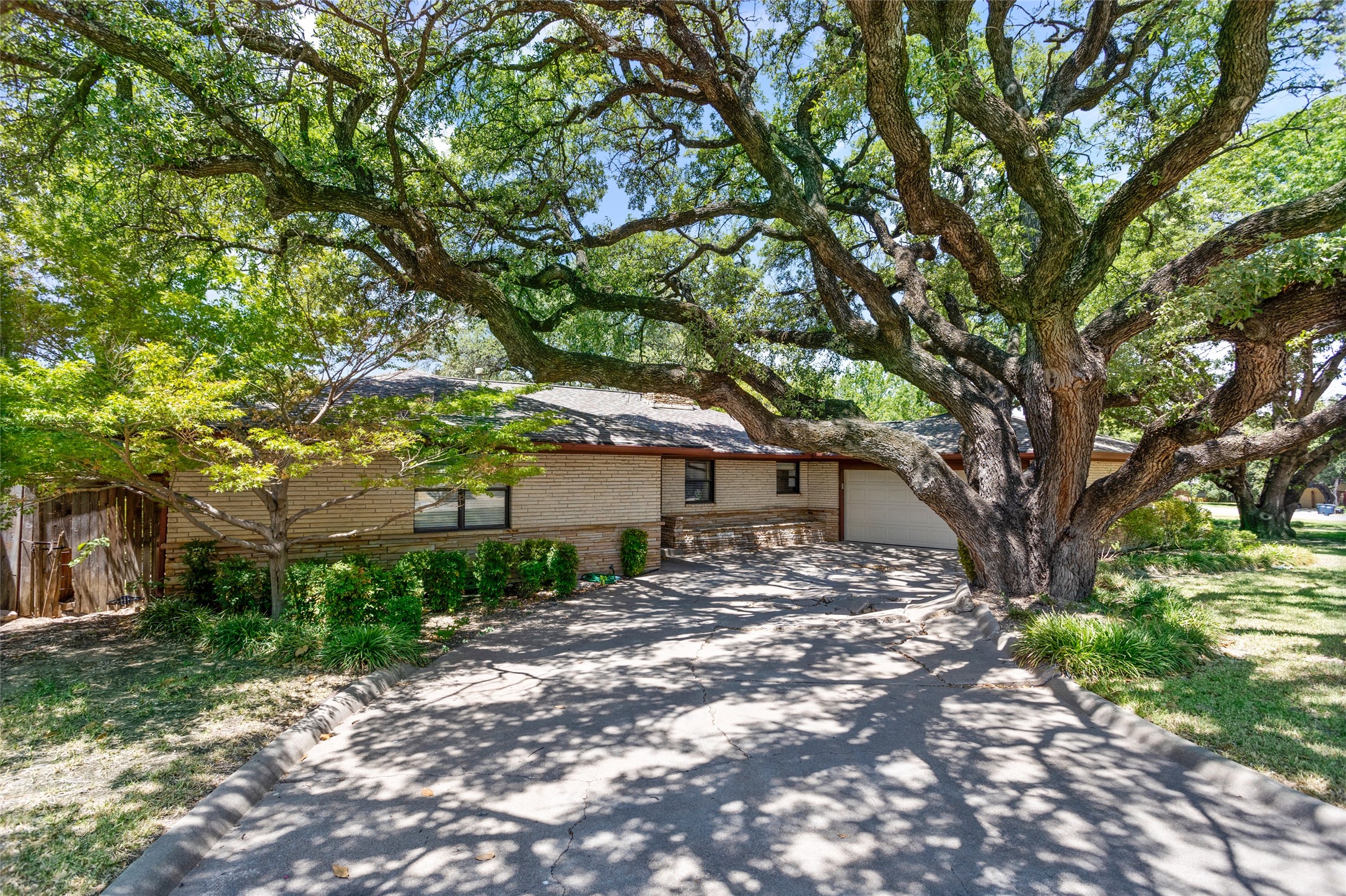 4224 Westmont Court Fort Worth TX 76109