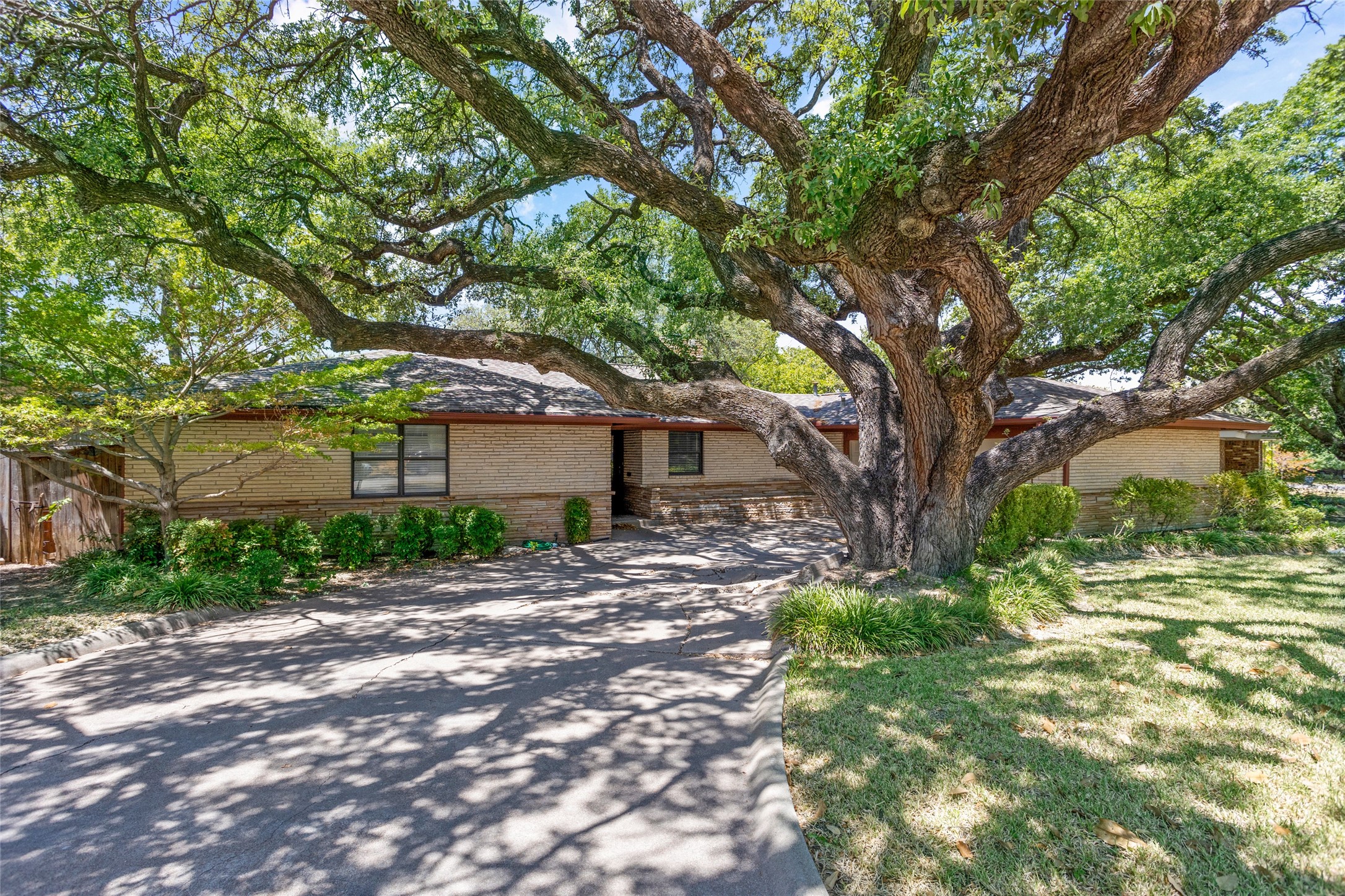 4224 Westmont Court Fort Worth TX 76109