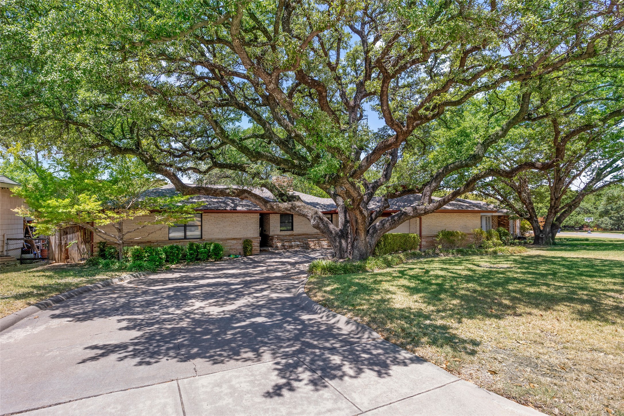 4224 Westmont Court Fort Worth TX 76109