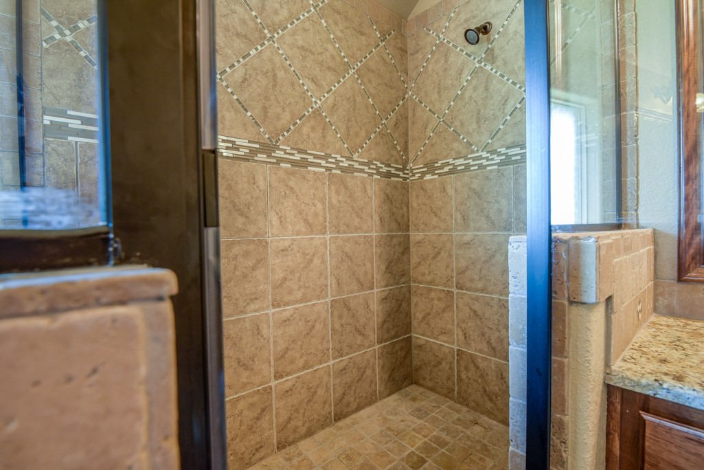 421 River Bank Lane Granbury TX 76049