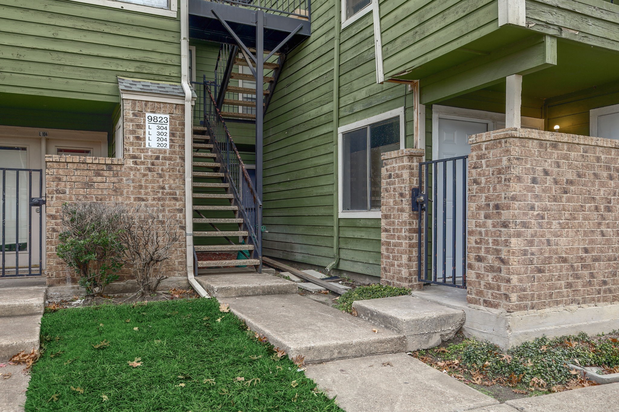 9823 Walnut Street Dallas TX 75243
