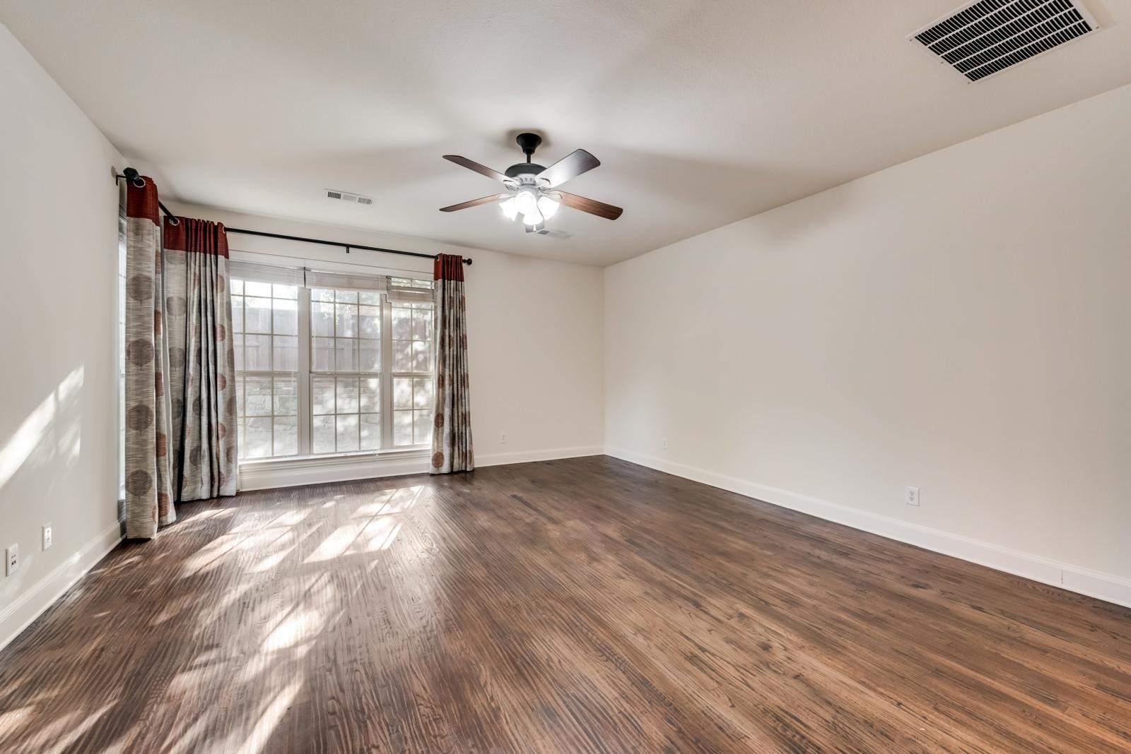 112 Lavaca Drive Irving TX 75039