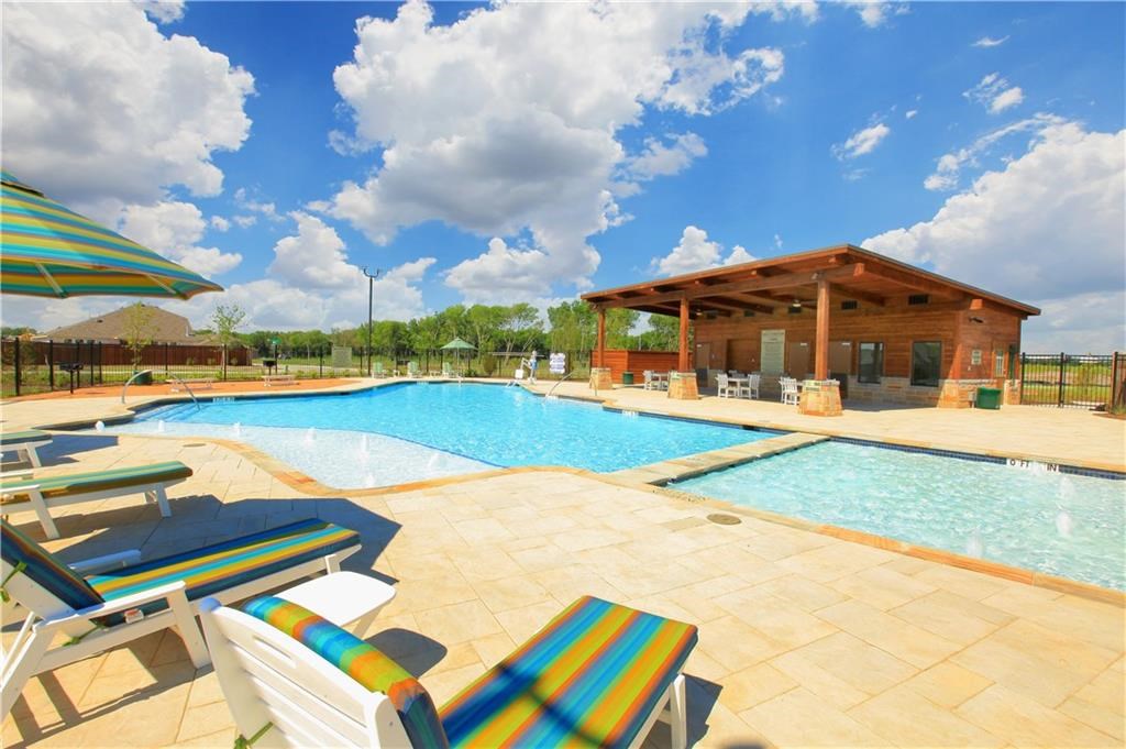 1829 Meadow Trail Lane Aubrey TX 76227