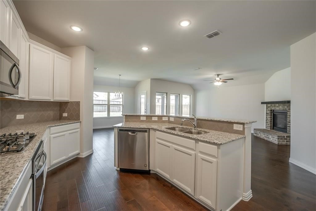 1829 Meadow Trail Lane Aubrey TX 76227