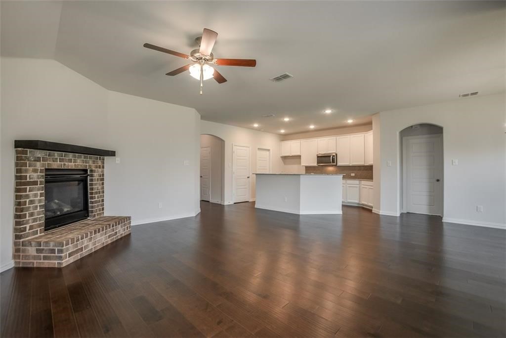 1829 Meadow Trail Lane Aubrey TX 76227