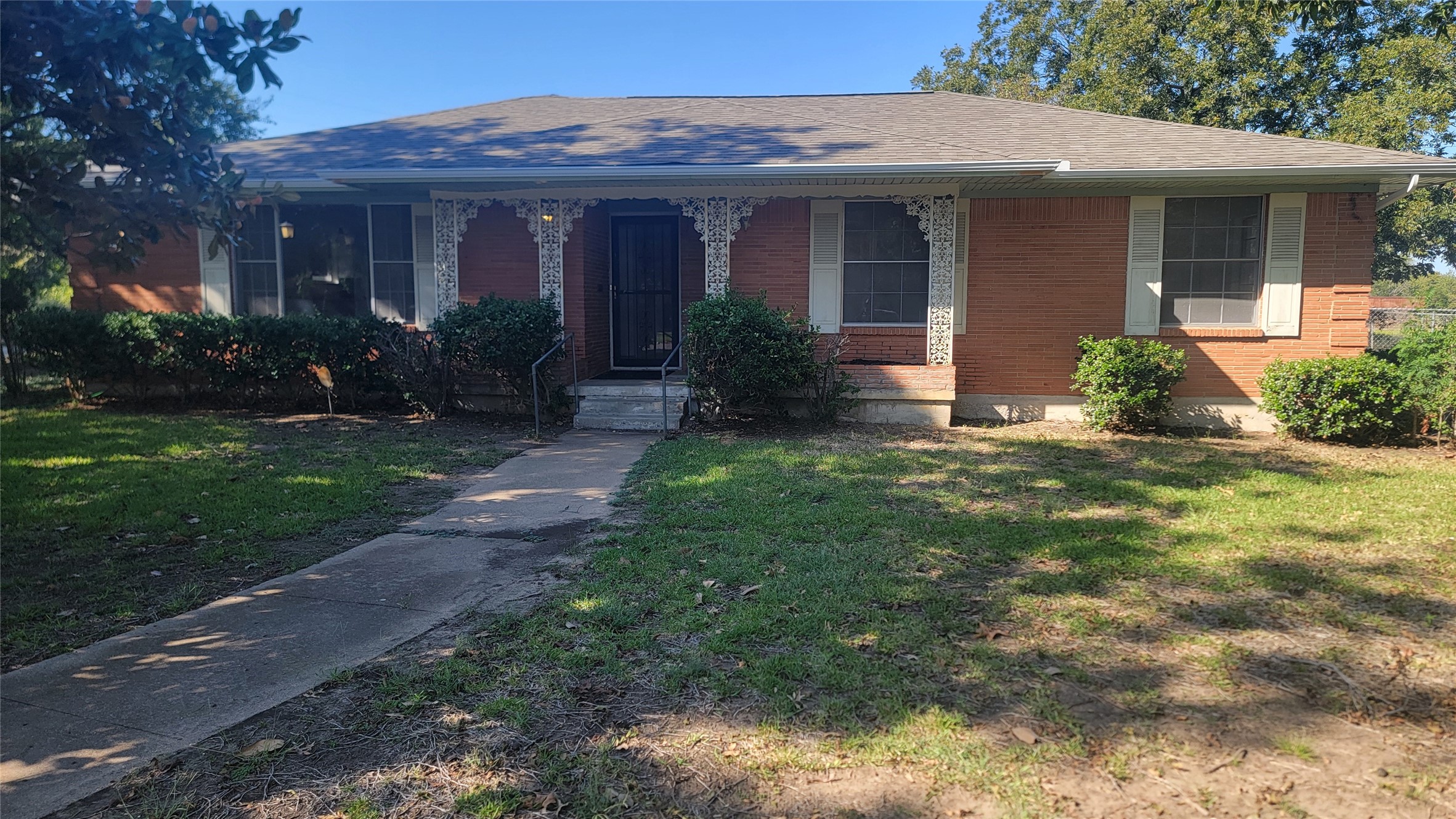 2001 Alma Sherman TX 75090