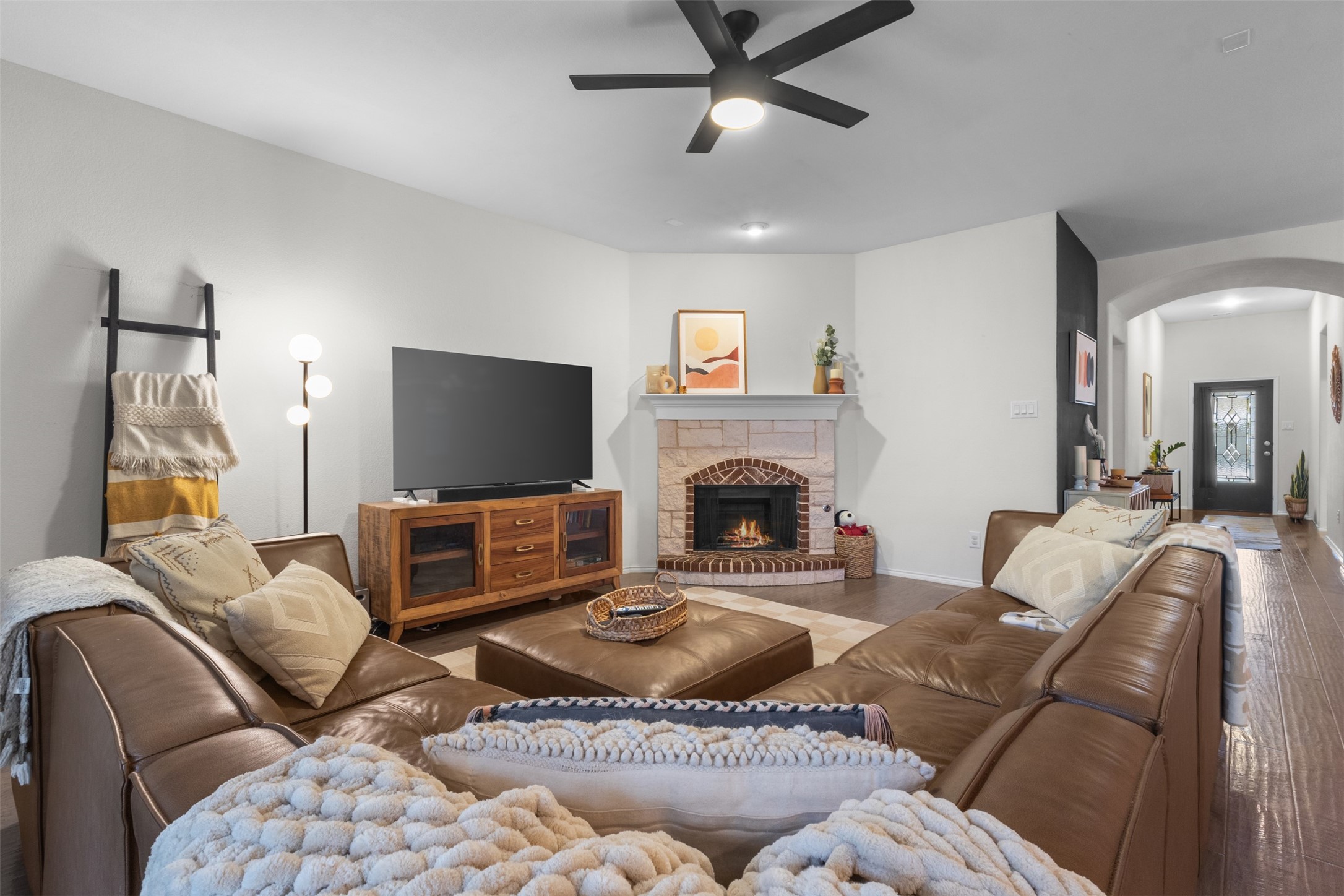 1913 Kaiser Cove Argyle TX 76226