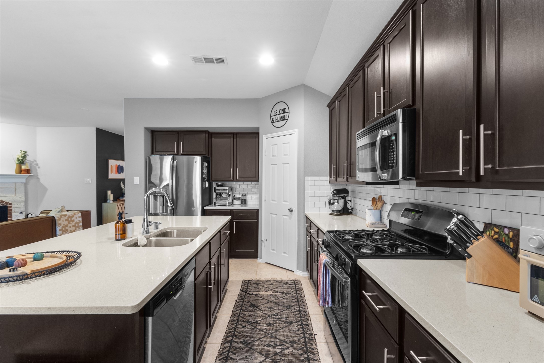 1913 Kaiser Cove Argyle TX 76226