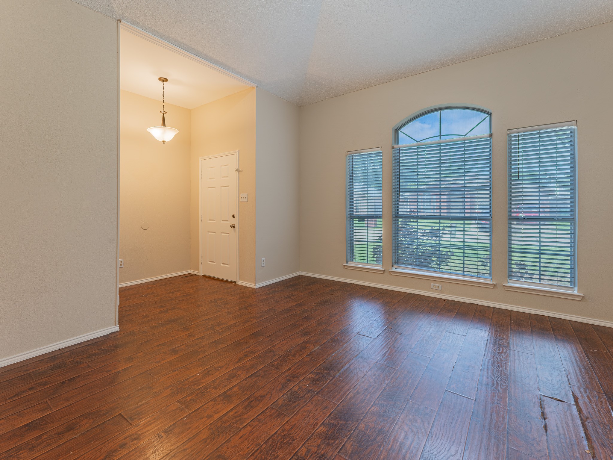 5807 Rock Meadow Trail Arlington TX 76017