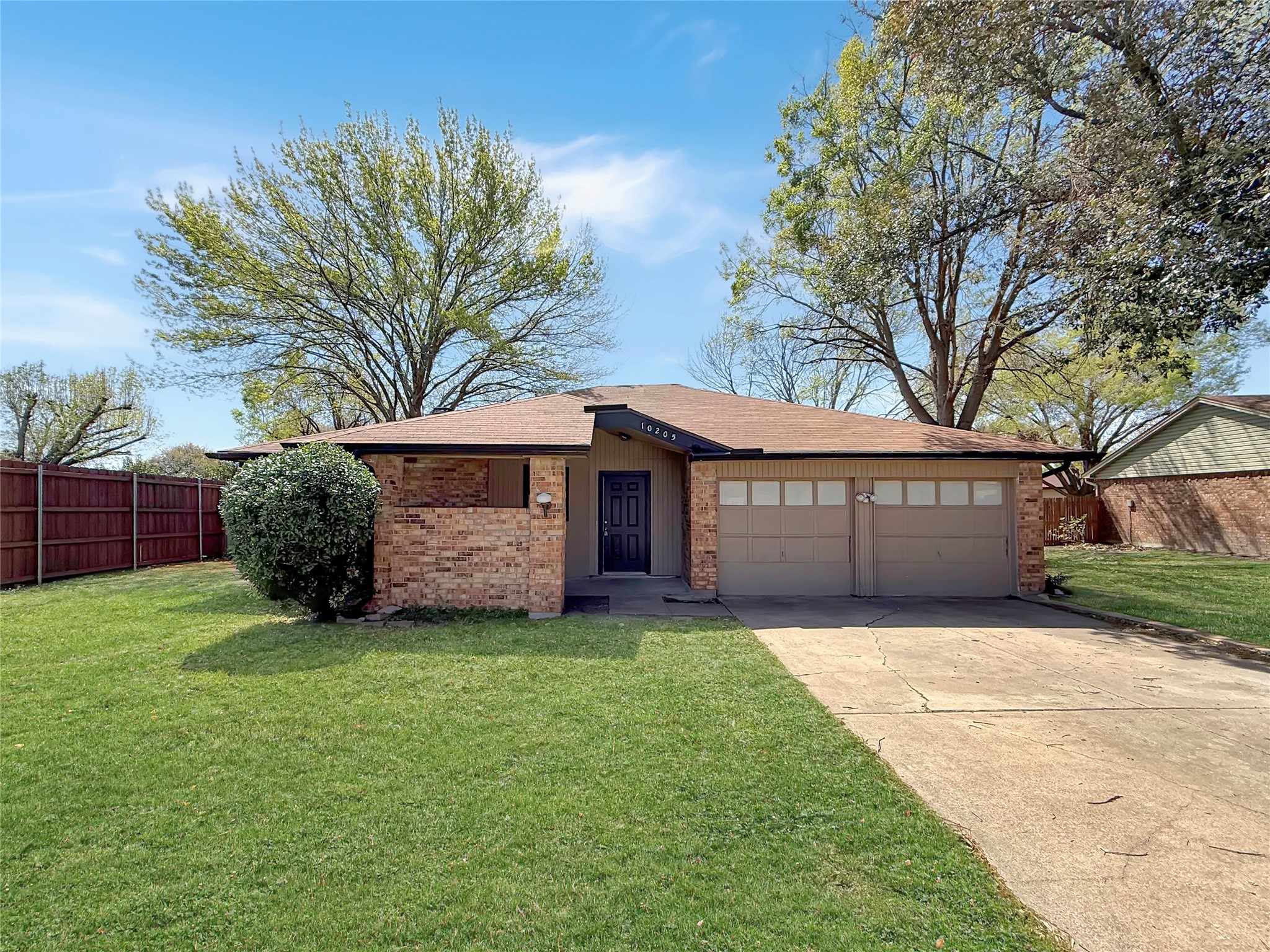 10205 Lone Pine Lane Fort Worth TX 76108