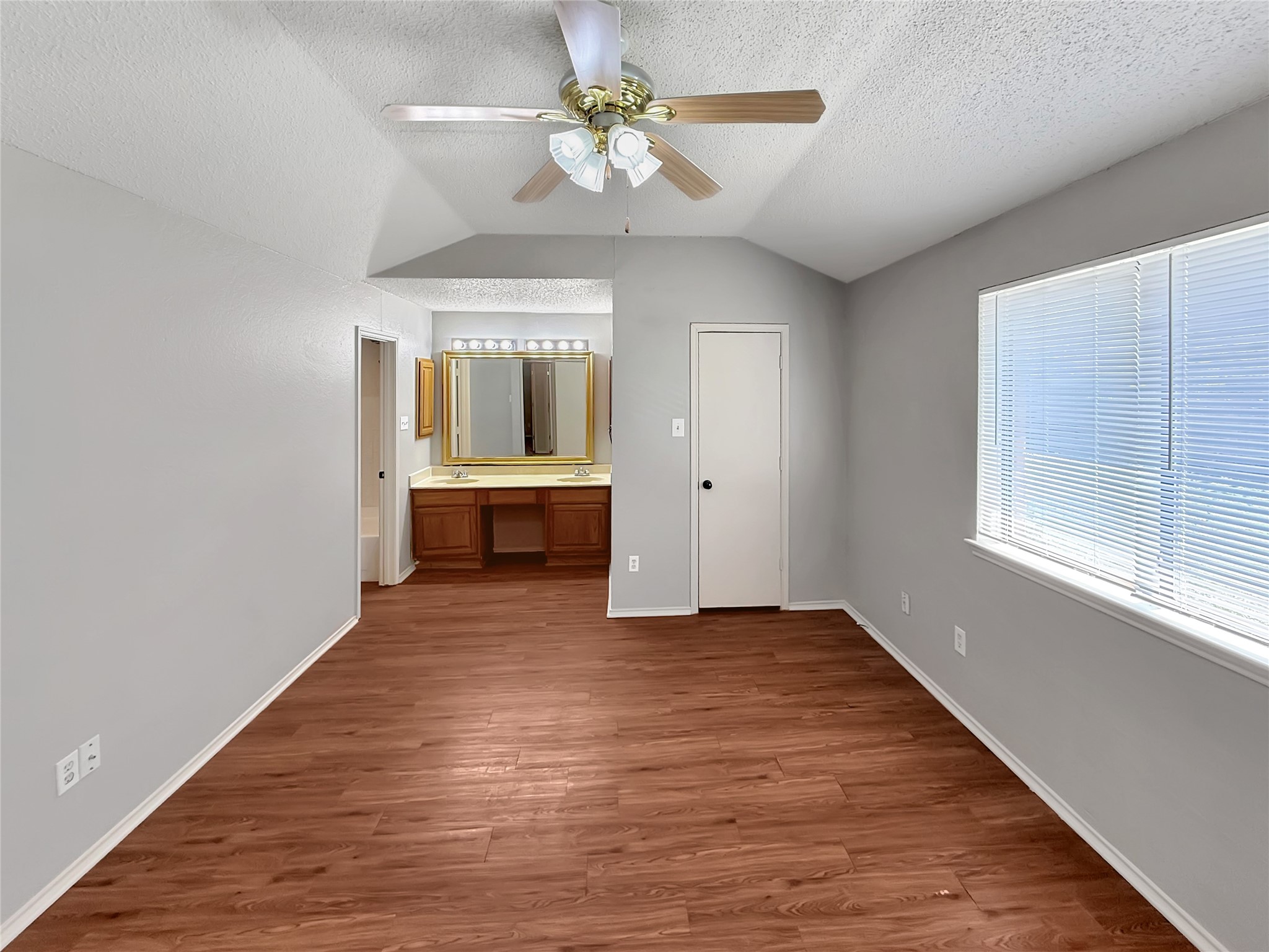10205 Lone Pine Lane Fort Worth TX 76108