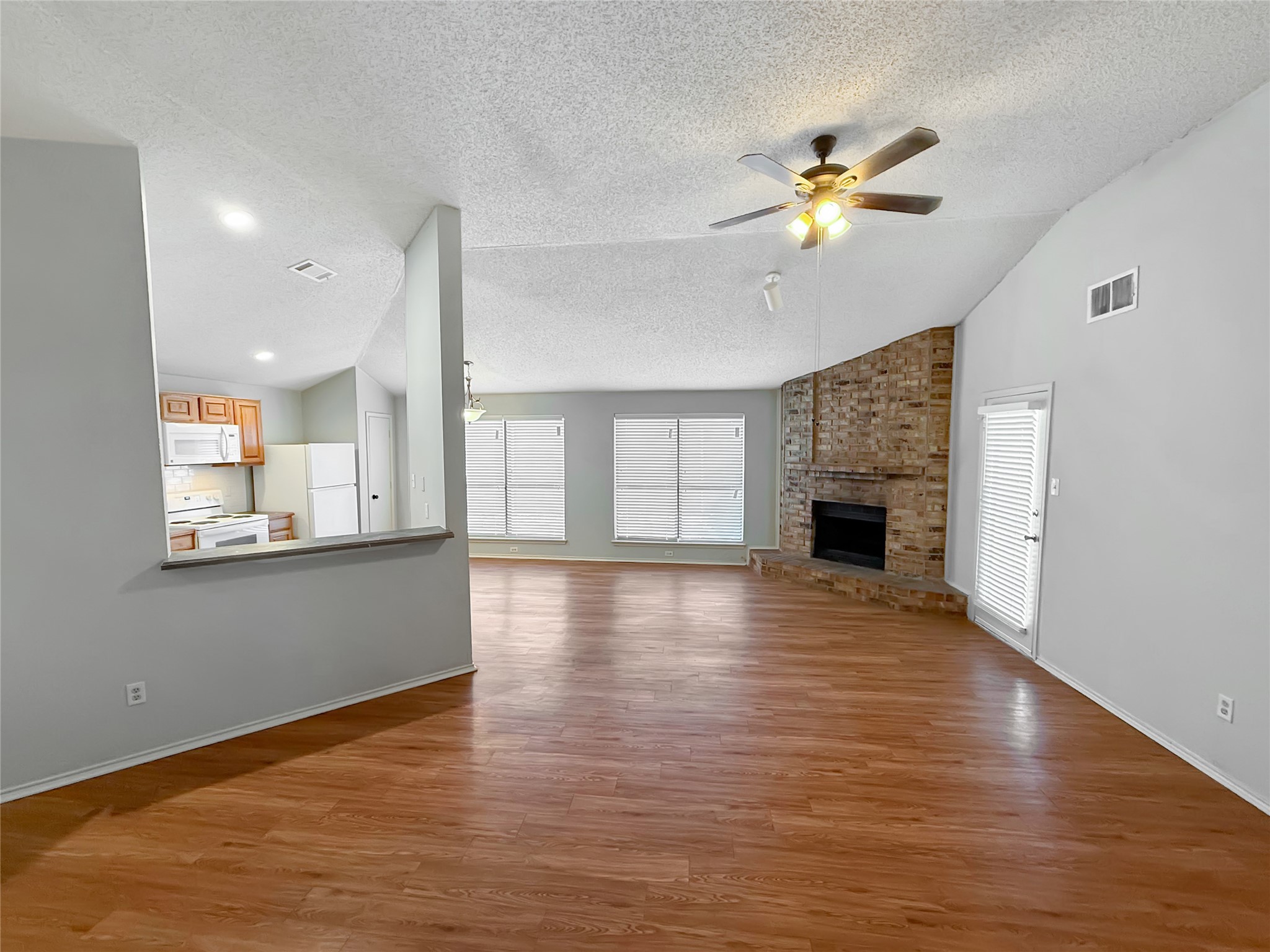 10205 Lone Pine Lane Fort Worth TX 76108