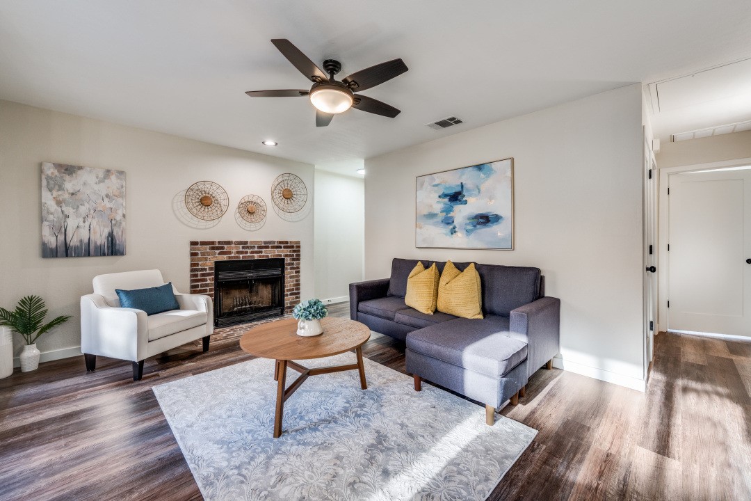 2100 Rainbow Drive Arlington TX 76011