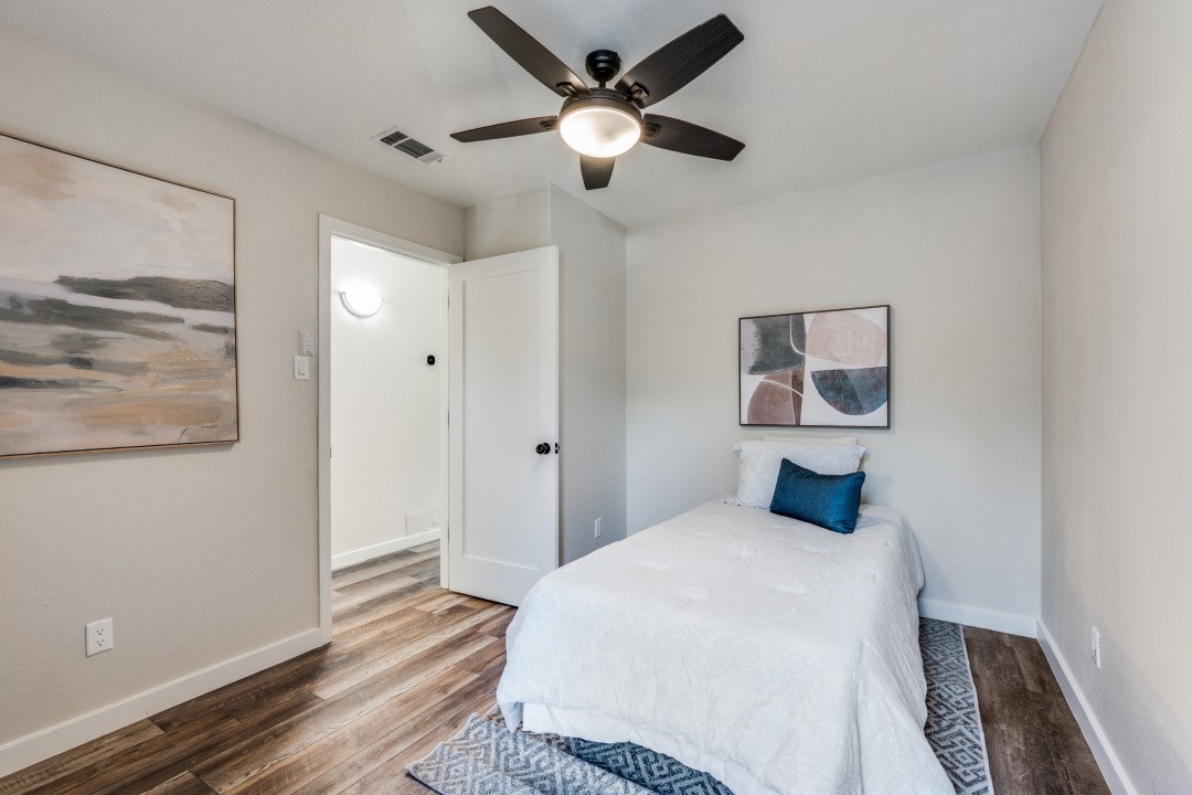 2100 Rainbow Drive Arlington TX 76011