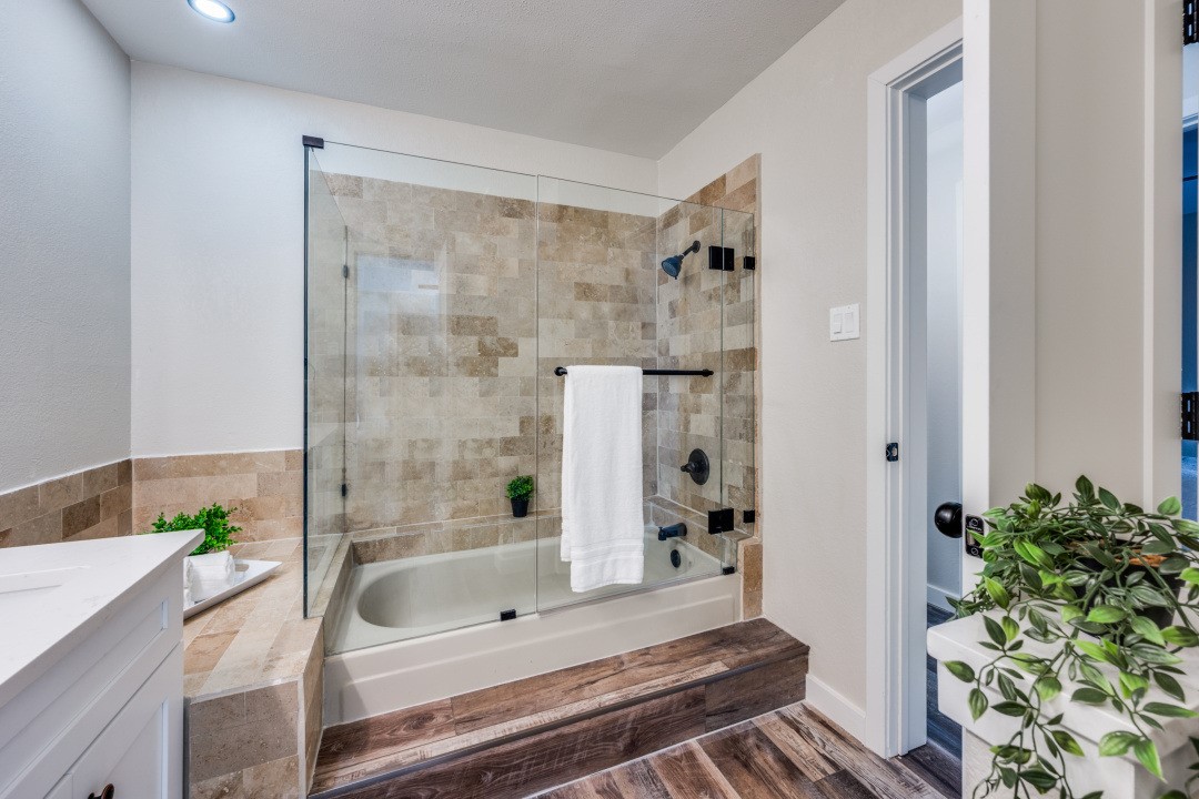 2100 Rainbow Drive Arlington TX 76011