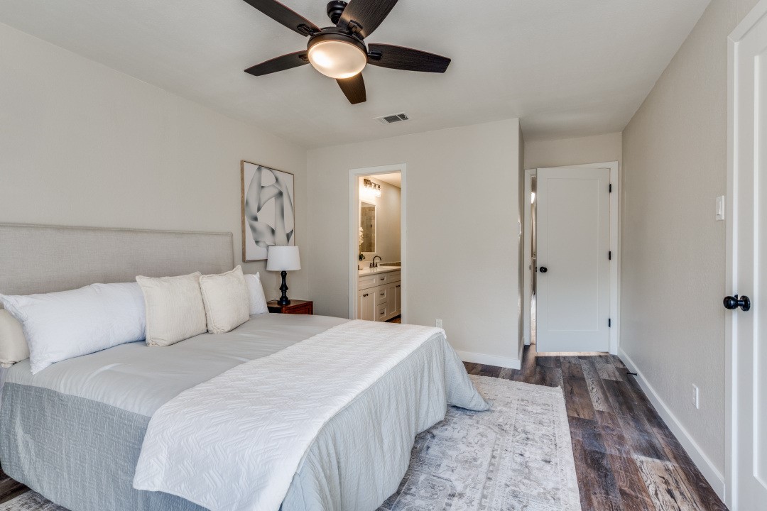 2100 Rainbow Drive Arlington TX 76011