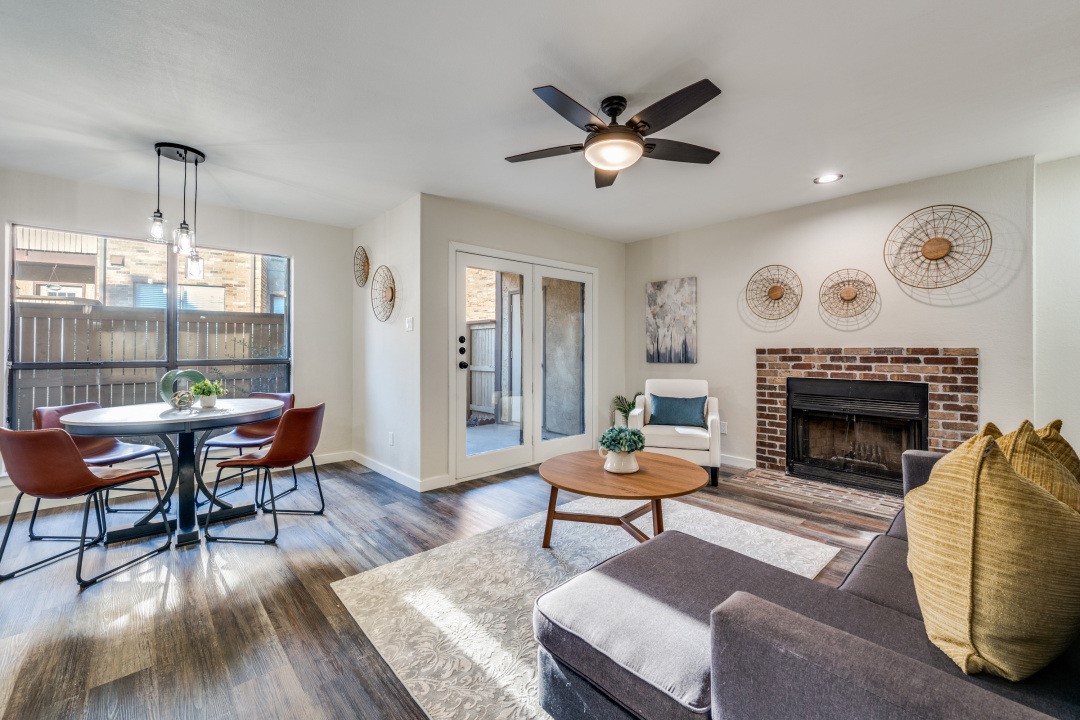 2100 Rainbow Drive Arlington TX 76011